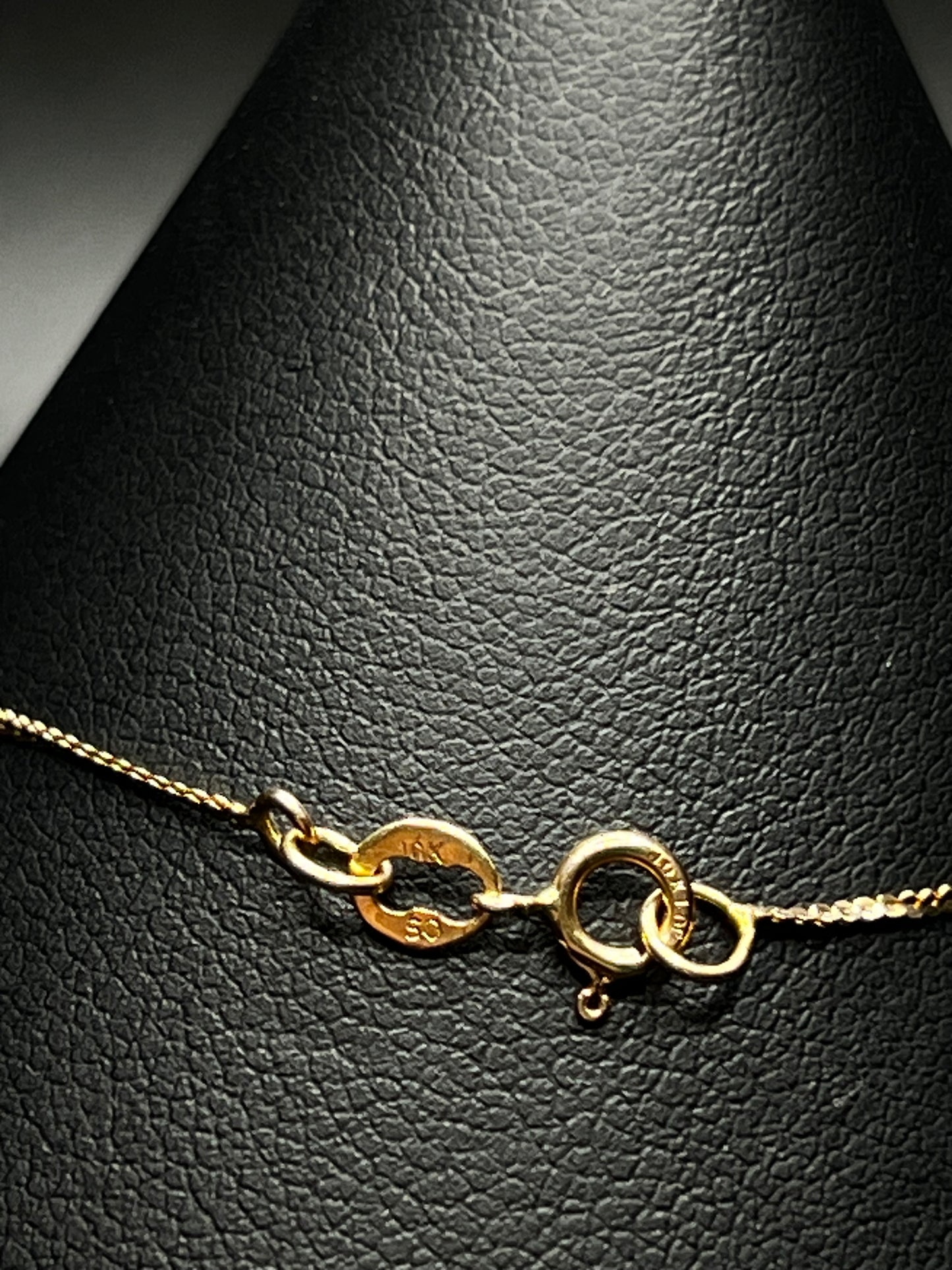 10Kt Gold 8” 0.7MM Herringbone Link Bracelet