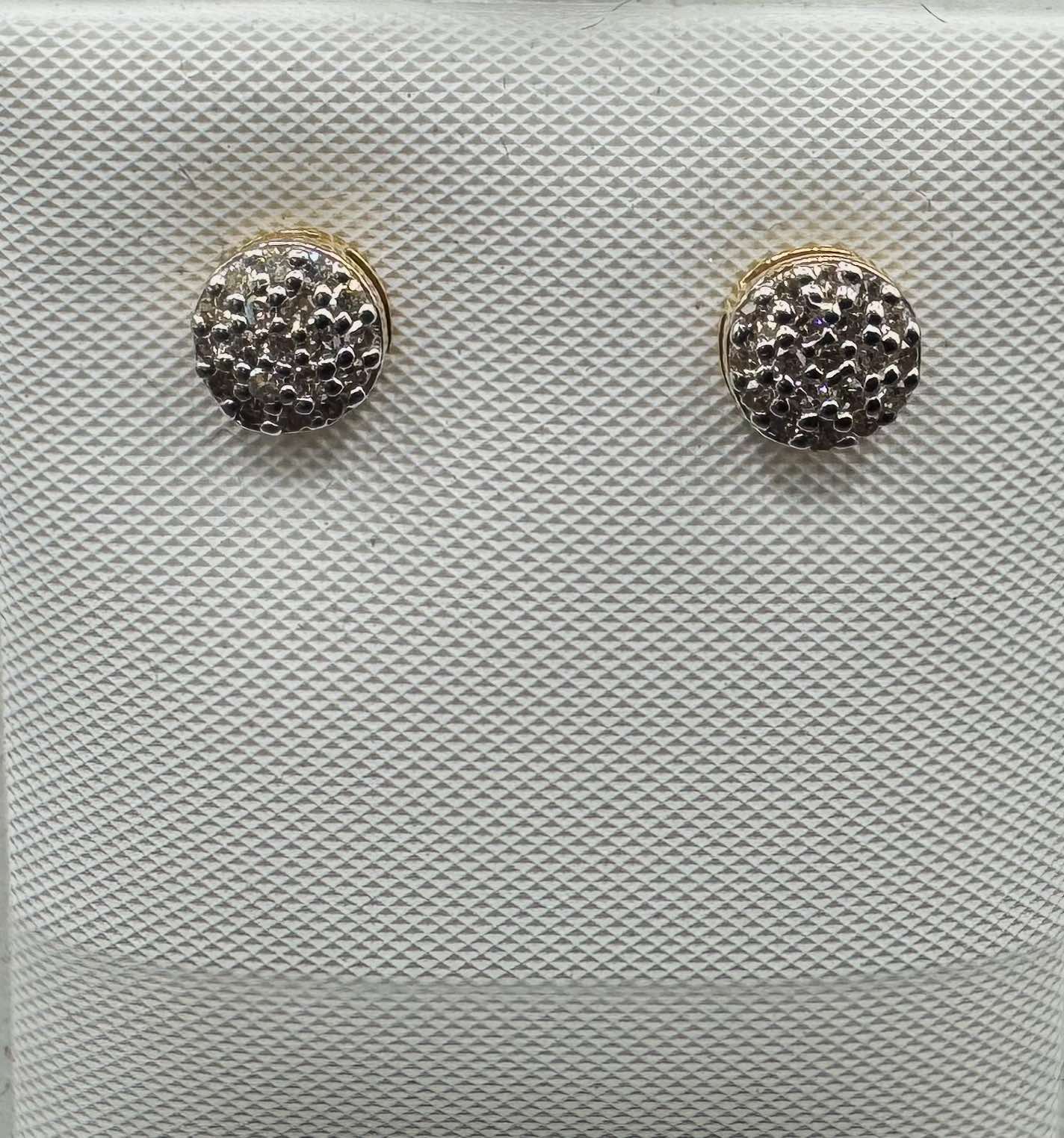10Kt Gold Circle Diamond Earrings
