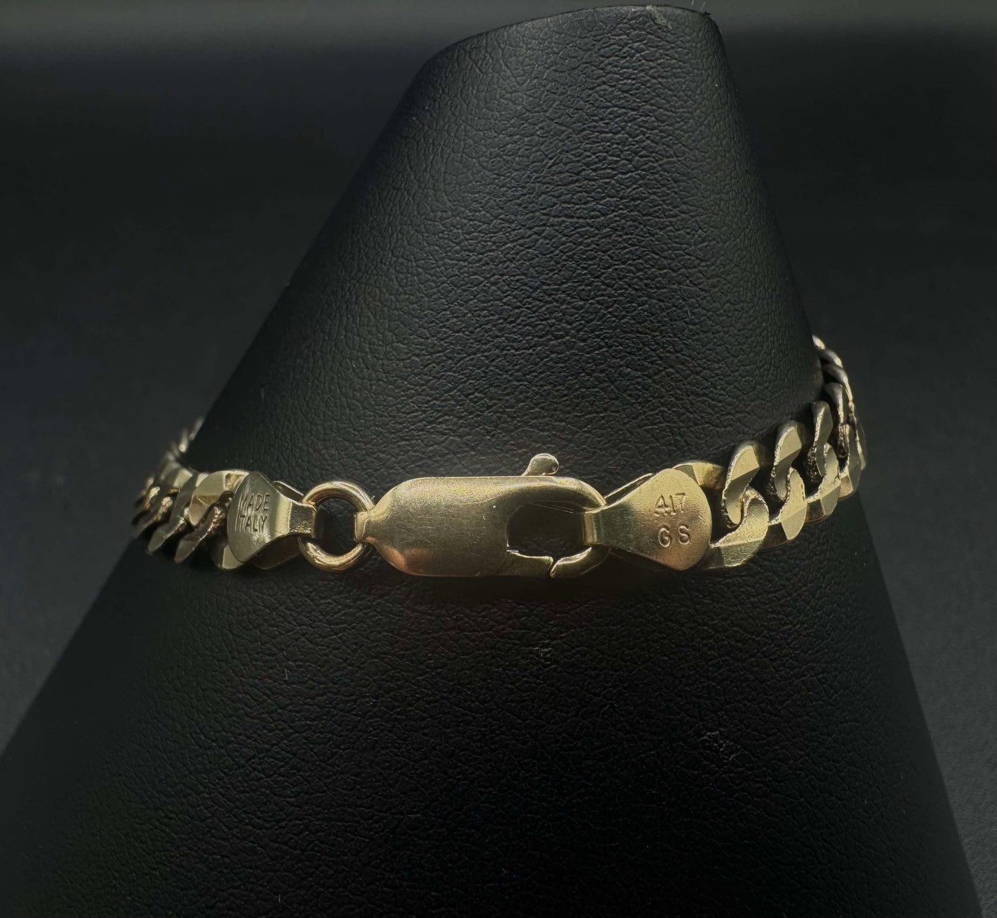 10Kt Gold Curb Link Bracelet