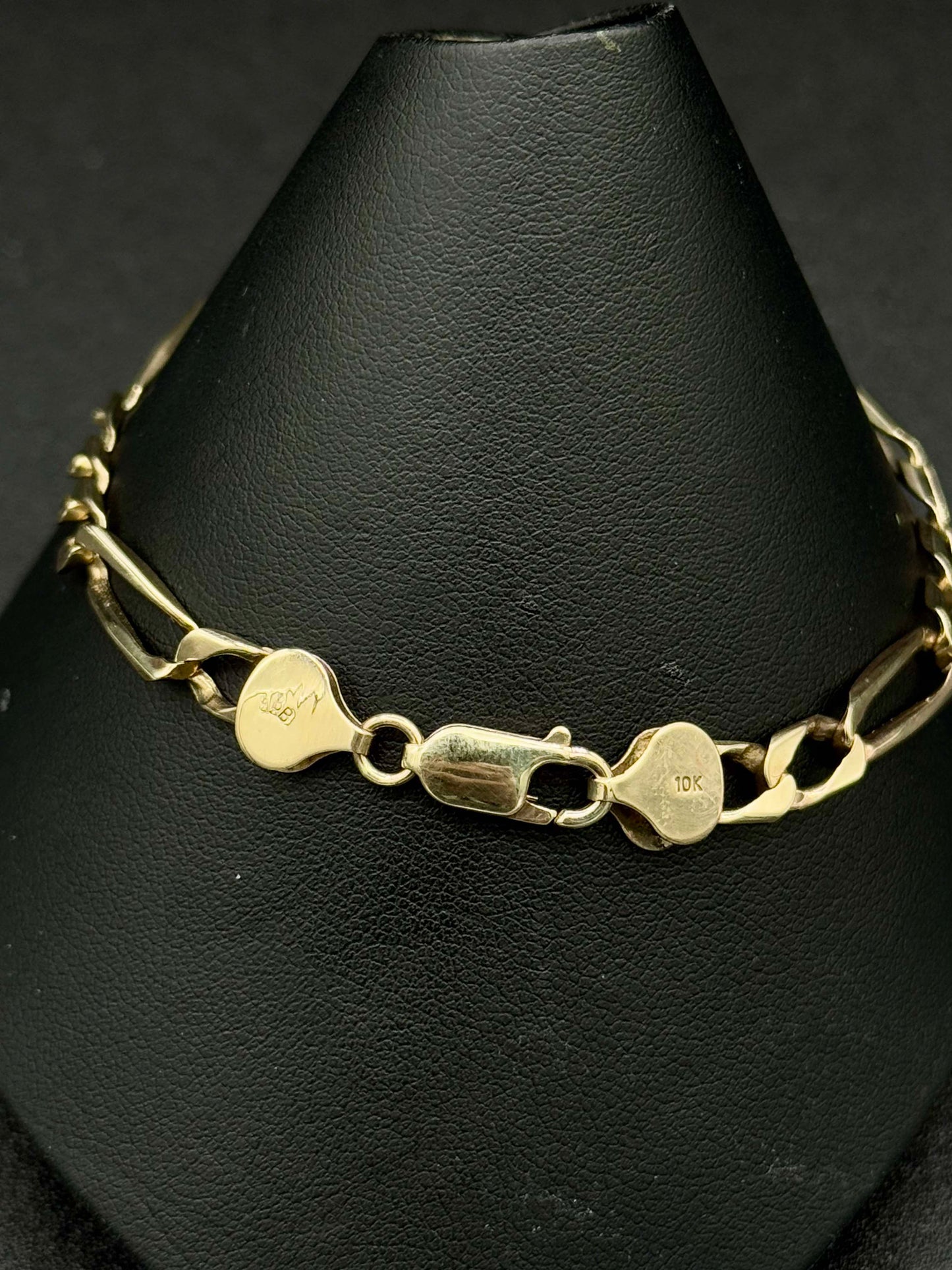 10Kt Gold 8.5" 5.4mm Figaro Link Bracelet