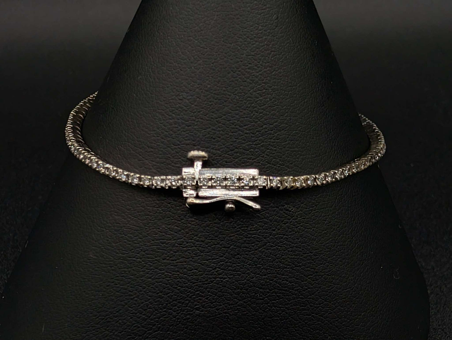10Kt White Gold 7.5" 0.5mm Diamond Tennis Bracelet W/ Boxlock