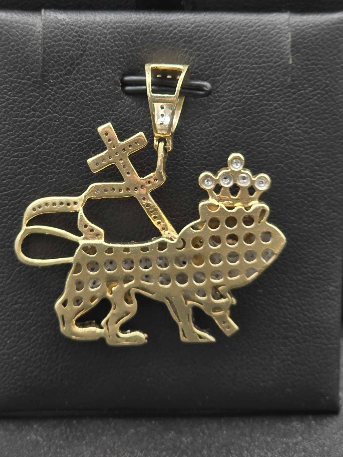 10Kt Gold Diamond Lion Pendant