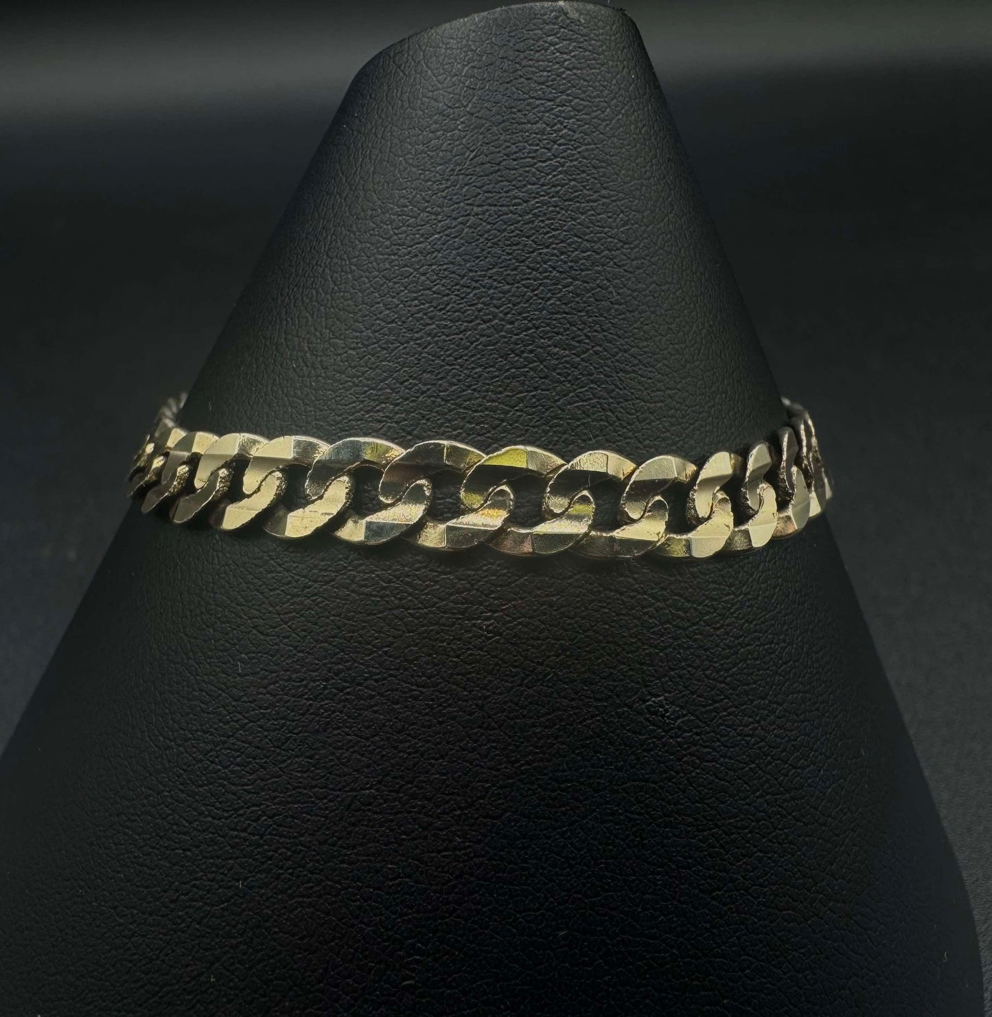 10Kt Gold Curb Link Bracelet