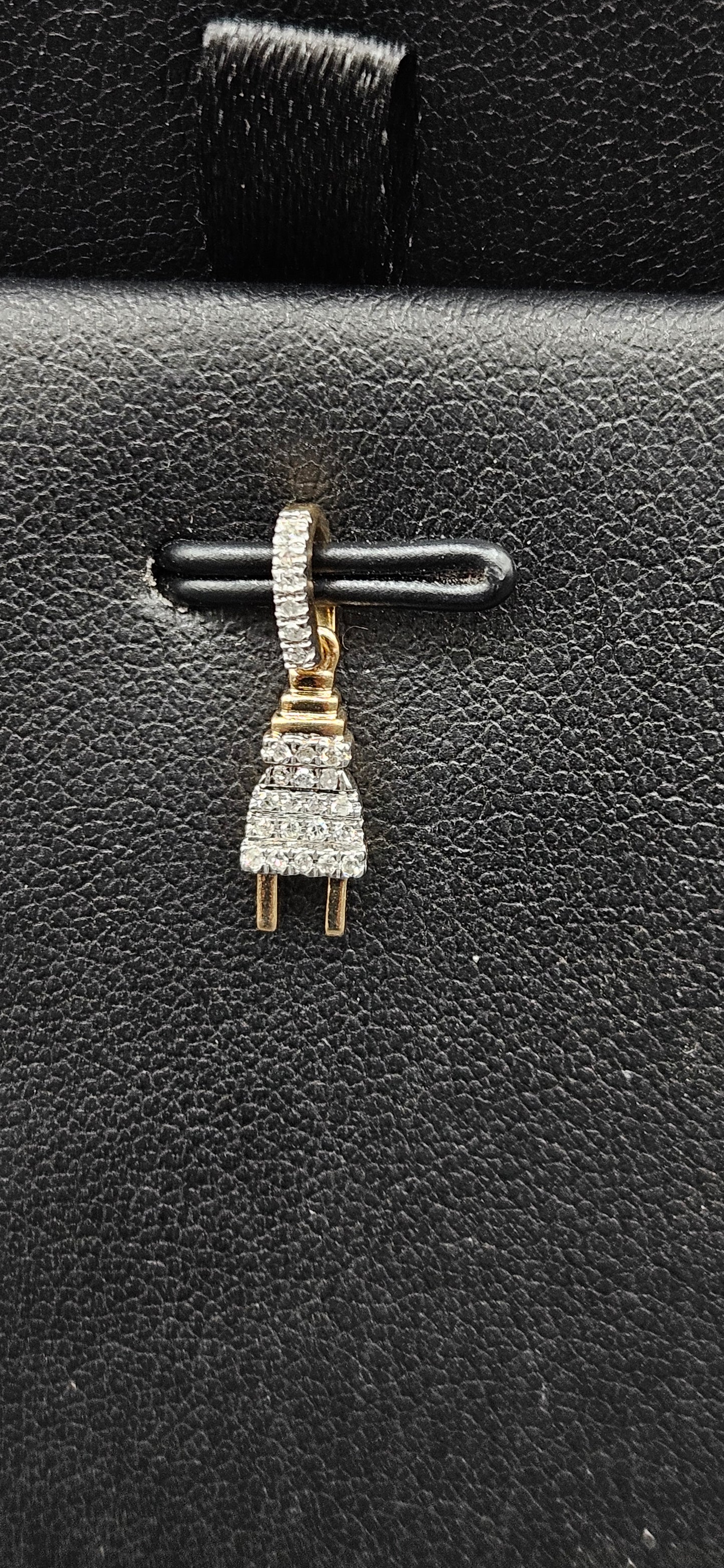 10Kt Gold Diamond Plug Pendant