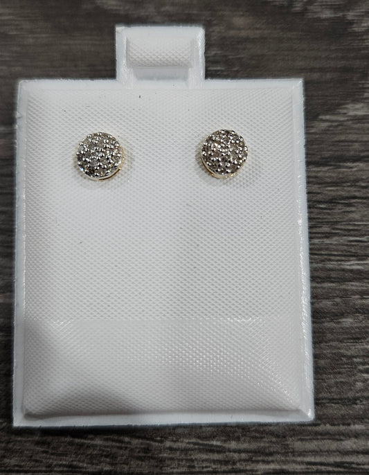 10Kt Gold Circle Diamond Earrings