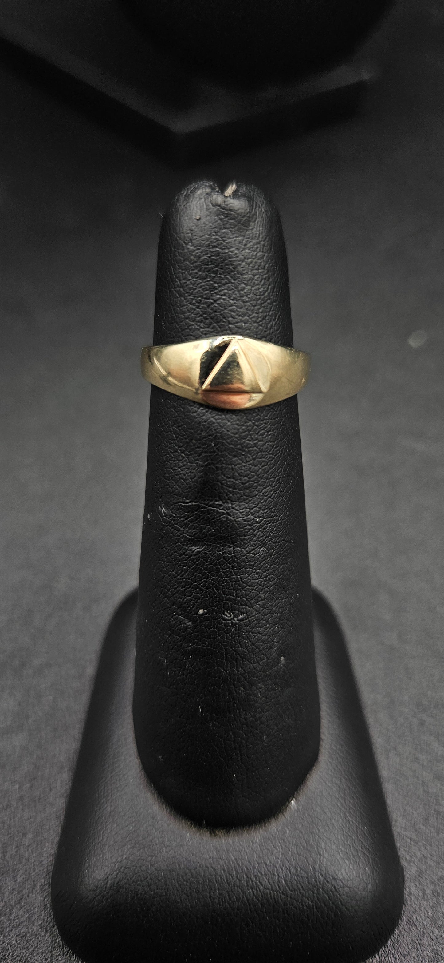 10Kt Gold Triangle Band Pinky Ring