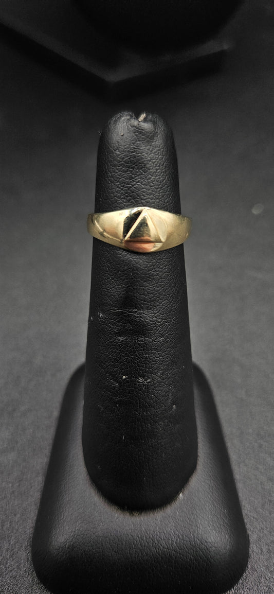 10Kt Gold Triangle Band Pinky Ring