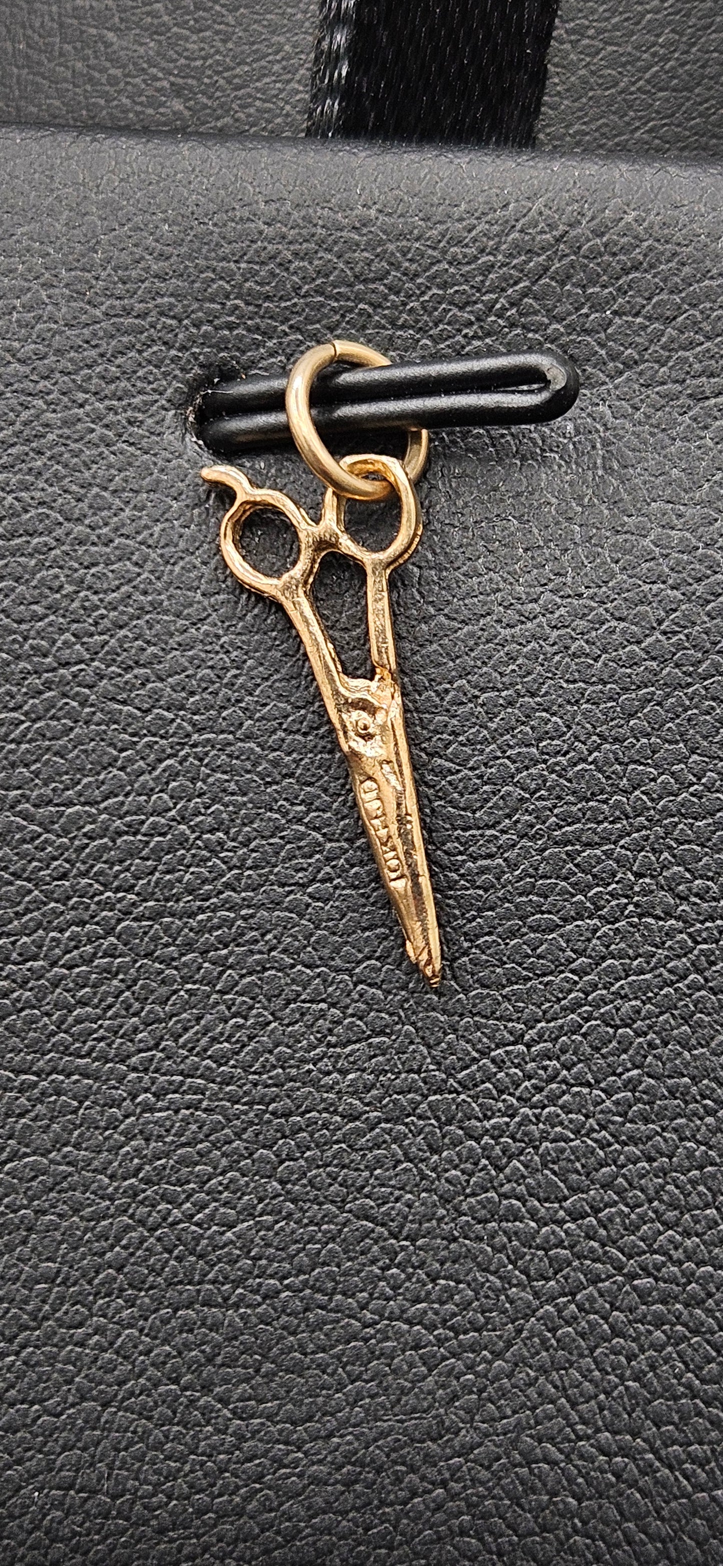 10Kt Gold Scissor Pendant