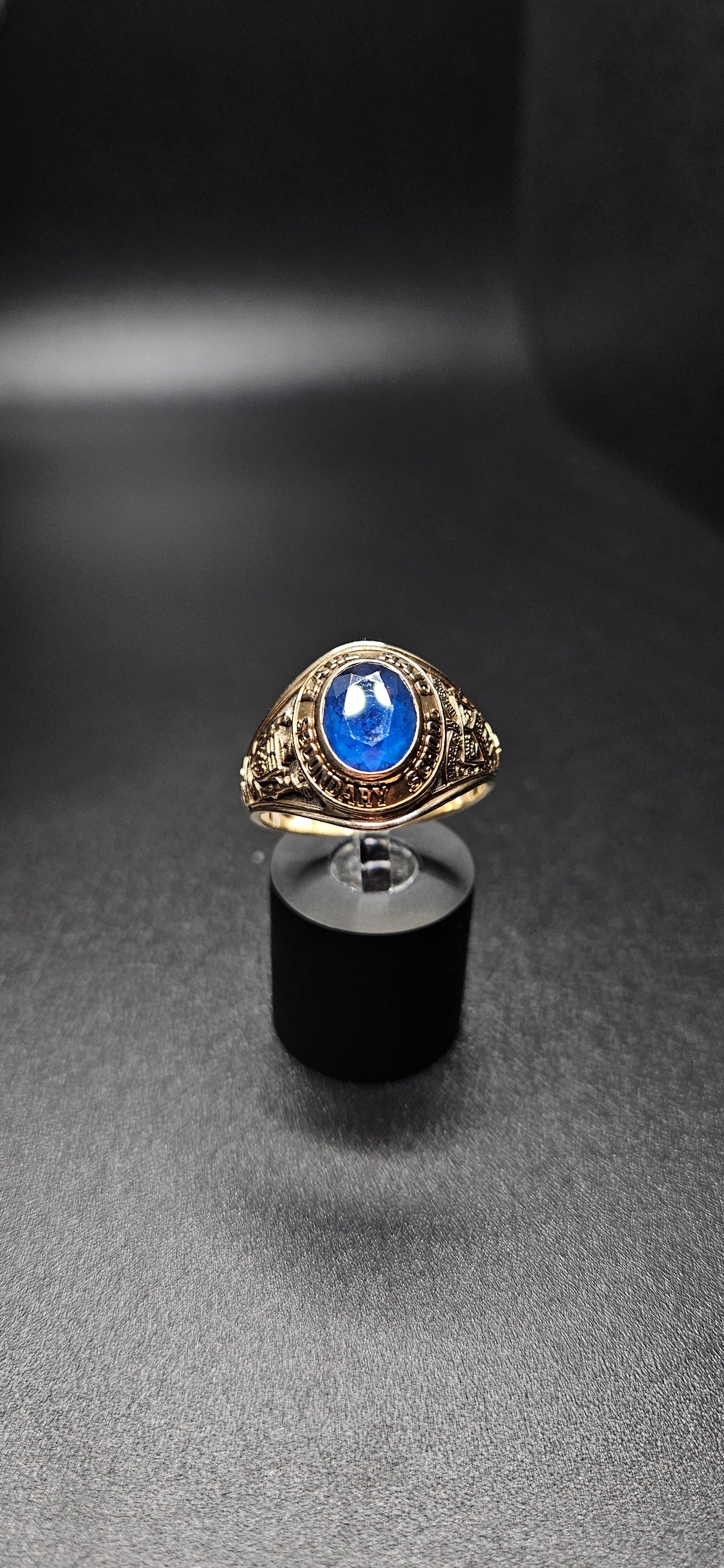 10Kt Gold Sapphire Ring