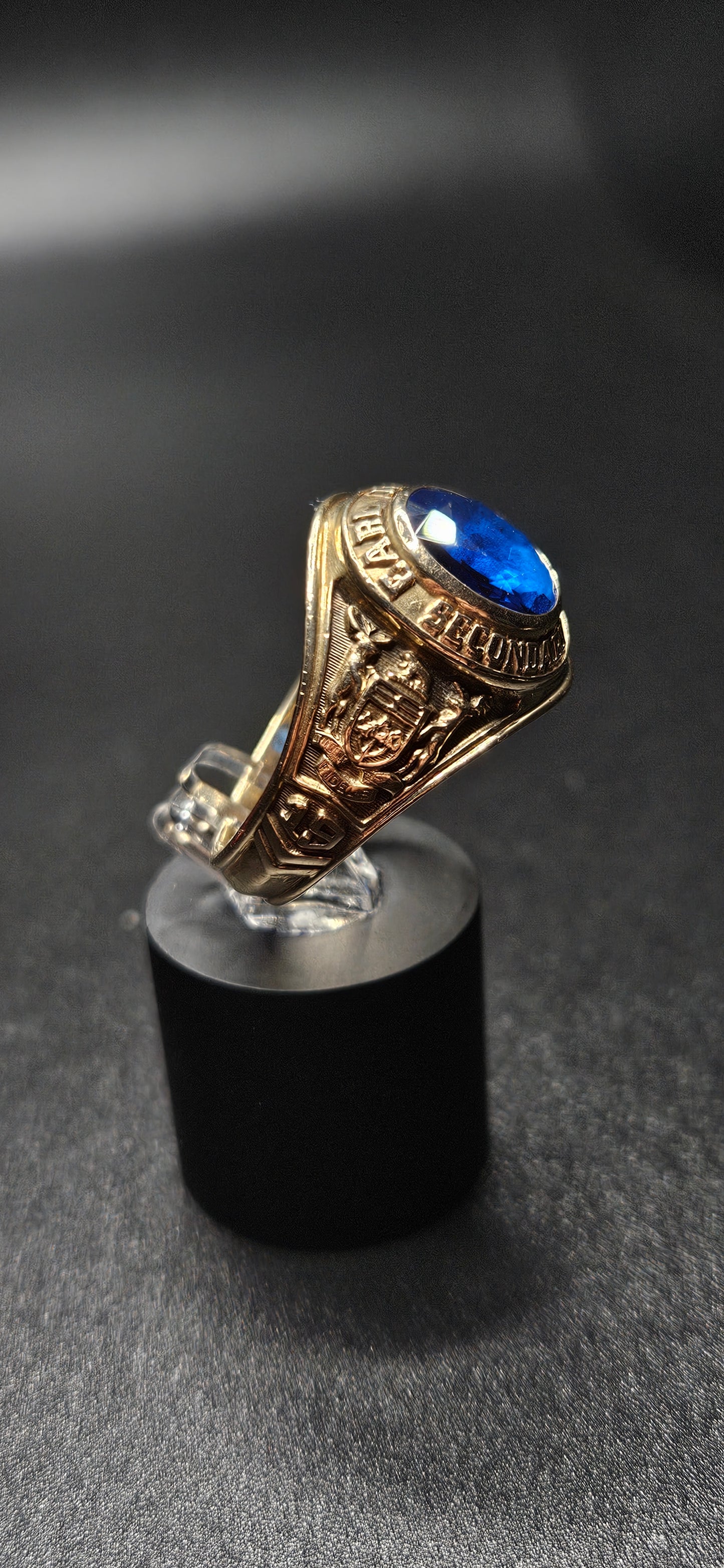 10Kt Gold Sapphire Ring