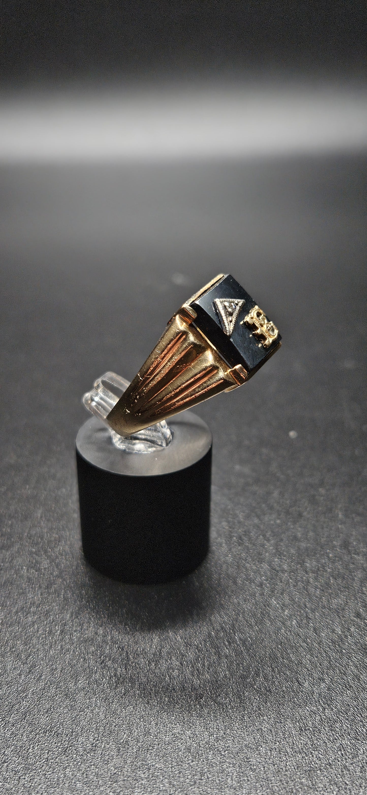 10Kt Gold Onyx Diamond "E" Ring