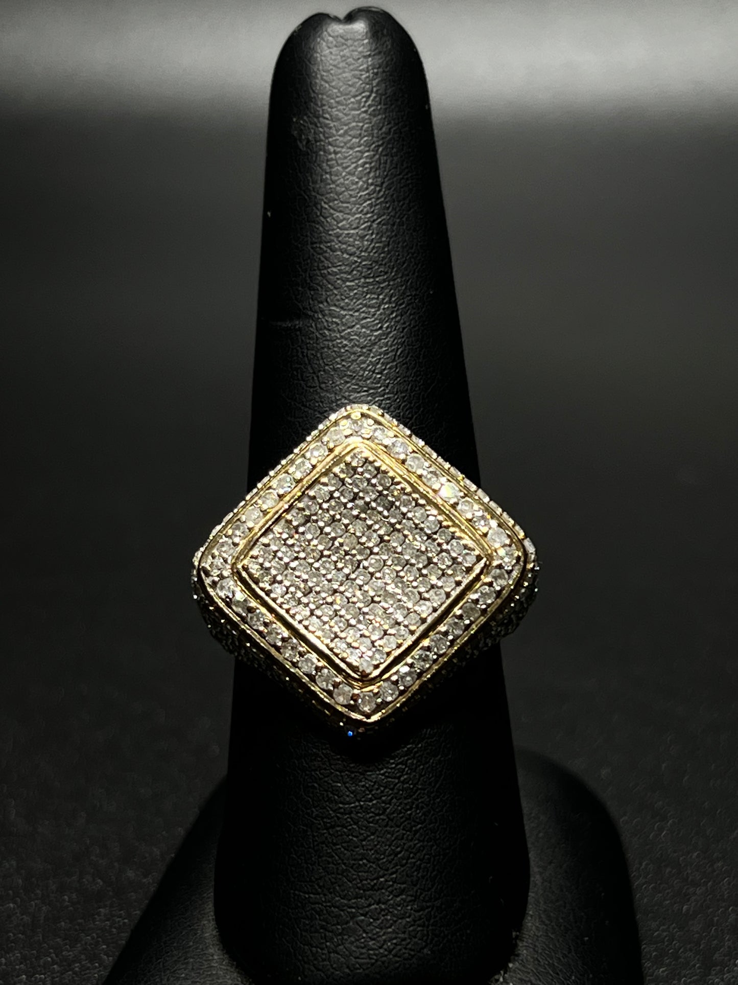 10Kt Gold Diamond Ring