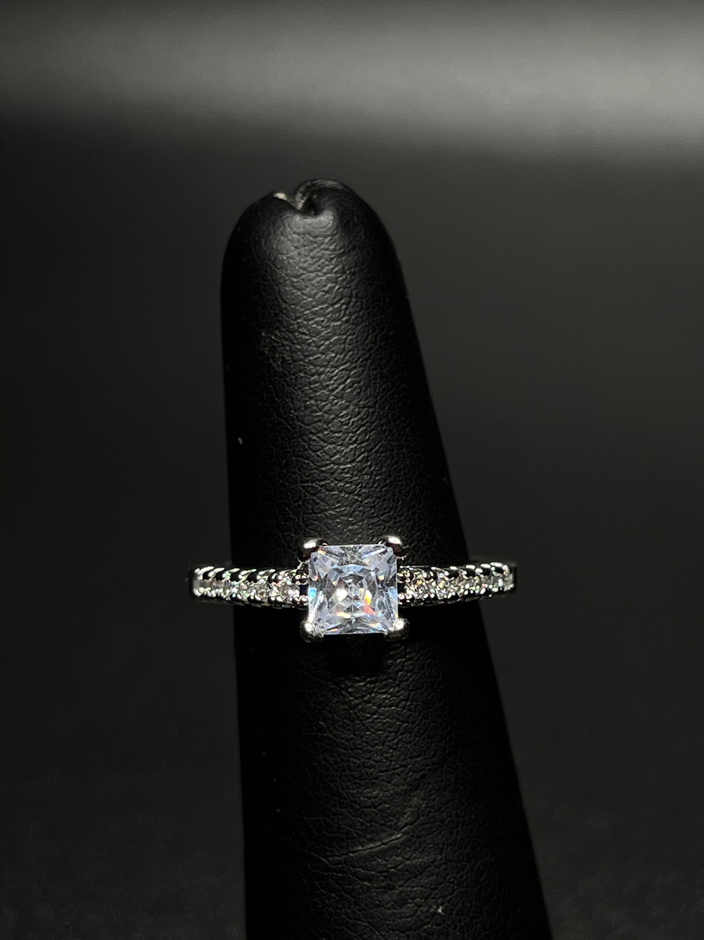 925 Sterling Silver Solitaire Ring