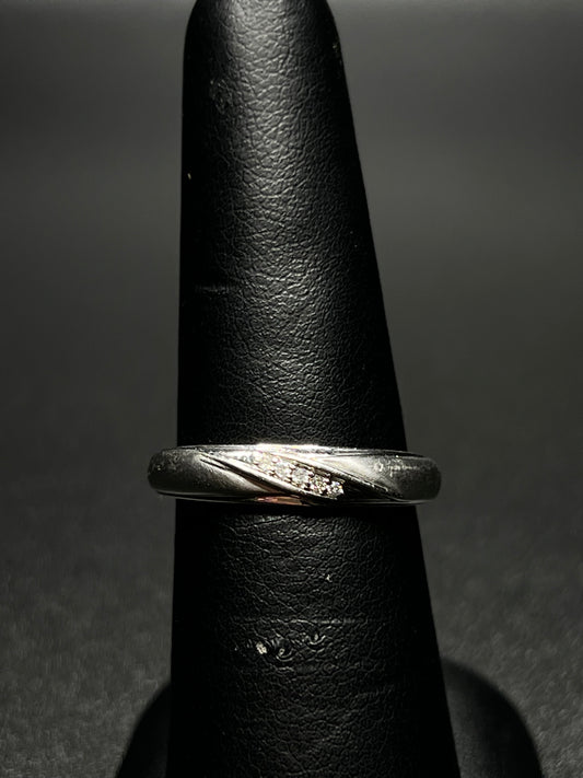 10Kt White Gold Diamond Ring