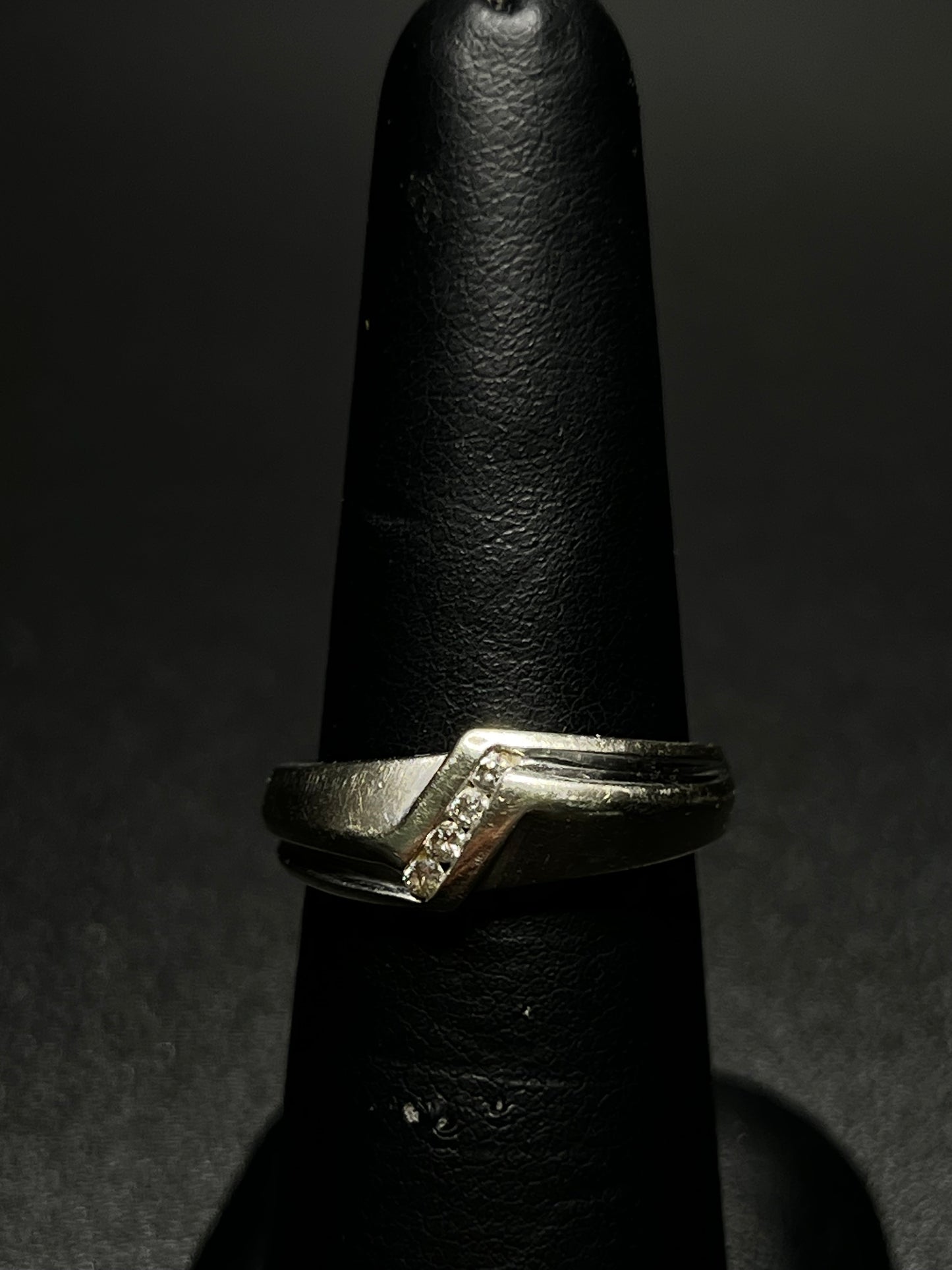 10Kt White Gold Diamond Ring