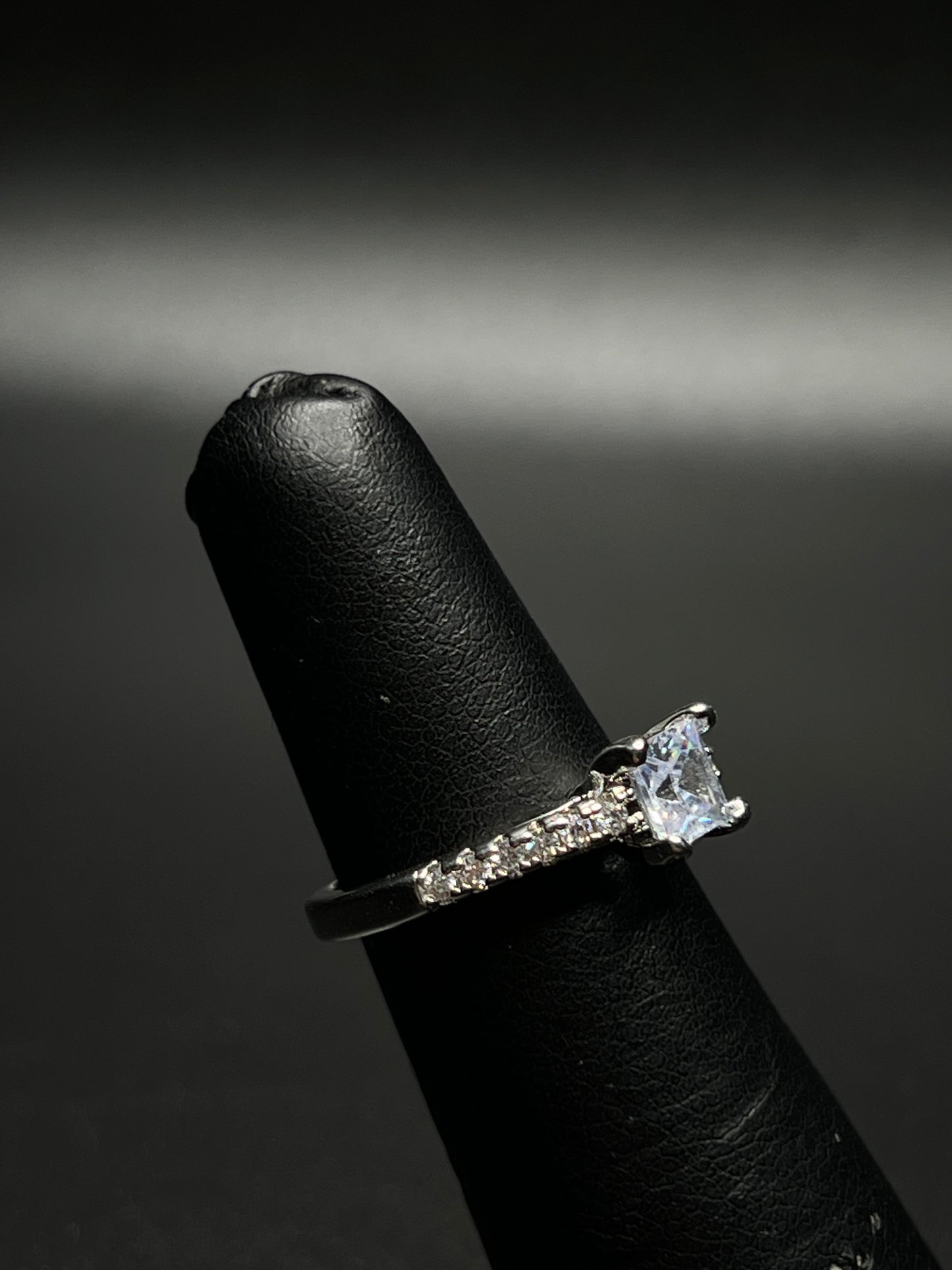 925 Sterling Silver Solitaire Ring