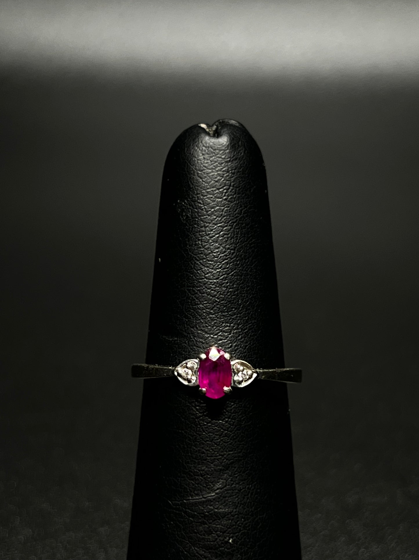 10Kt White Gold Diamond Ruby Ring