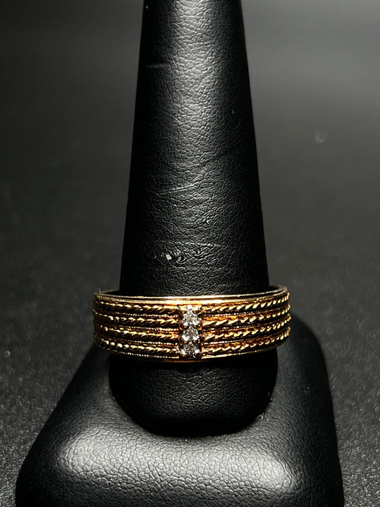 10Kt Gold Vintage Diamond Band