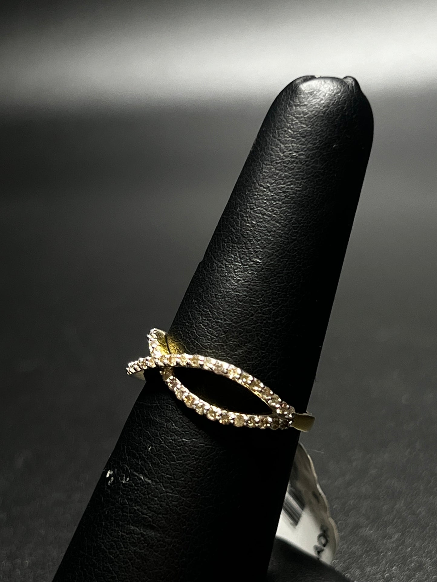 10Kt Gold Infinity Diamond Ring