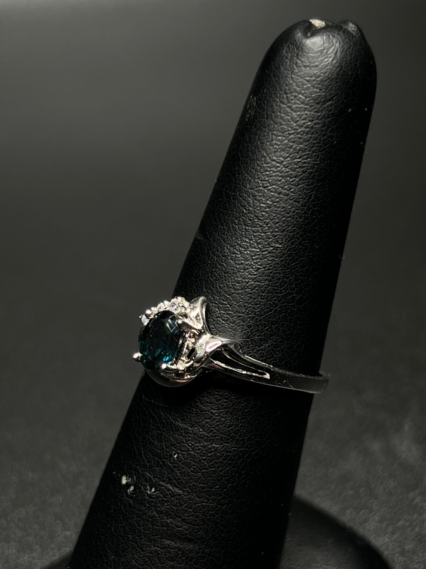 9Kt White Gold Sapphire Diamond Ring