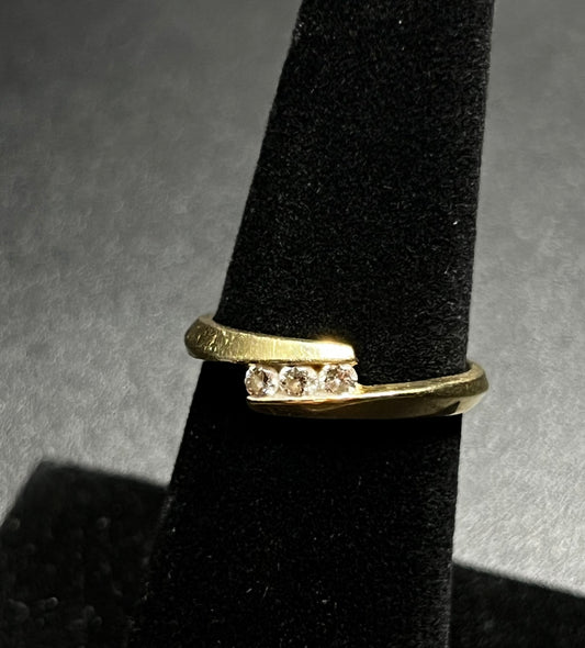 10Kt Gold Diamond Ring