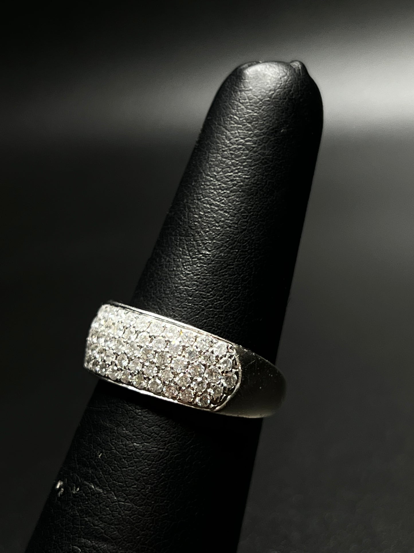 10Kt White Gold Diamond Ring