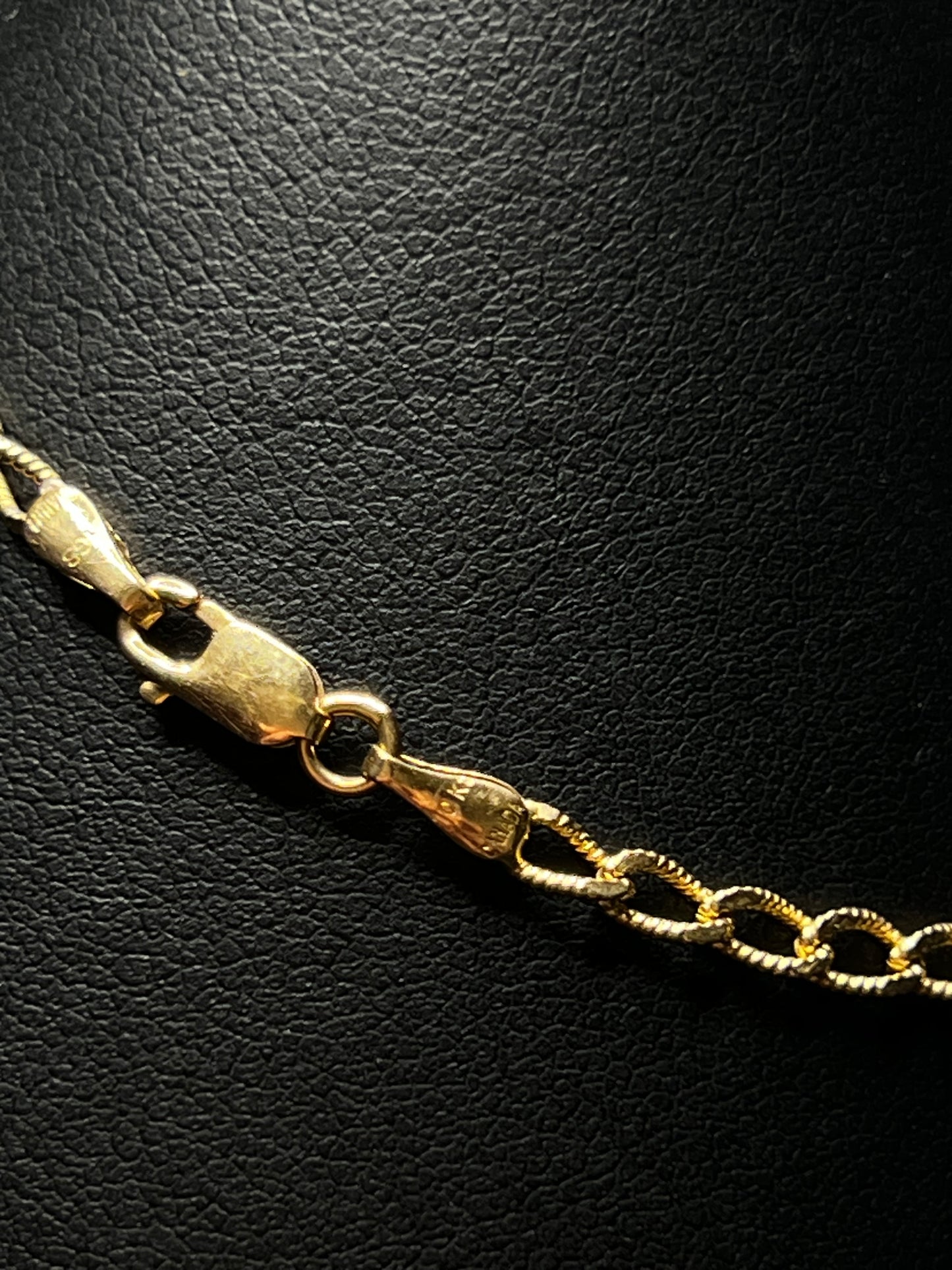 10Kt Gold 7.5” 2.6MM Diamond Cut Curb Bracelet