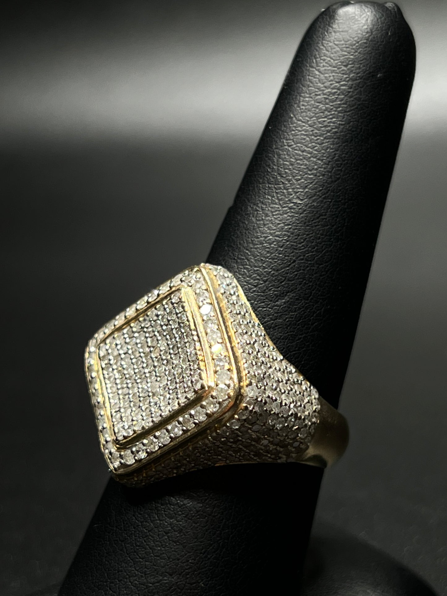 10Kt Gold Diamond Ring