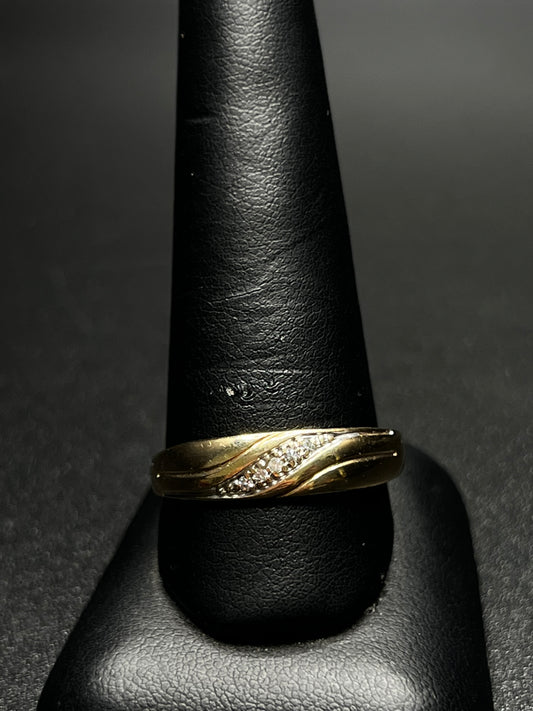 10Kt Gold Diamond Ring