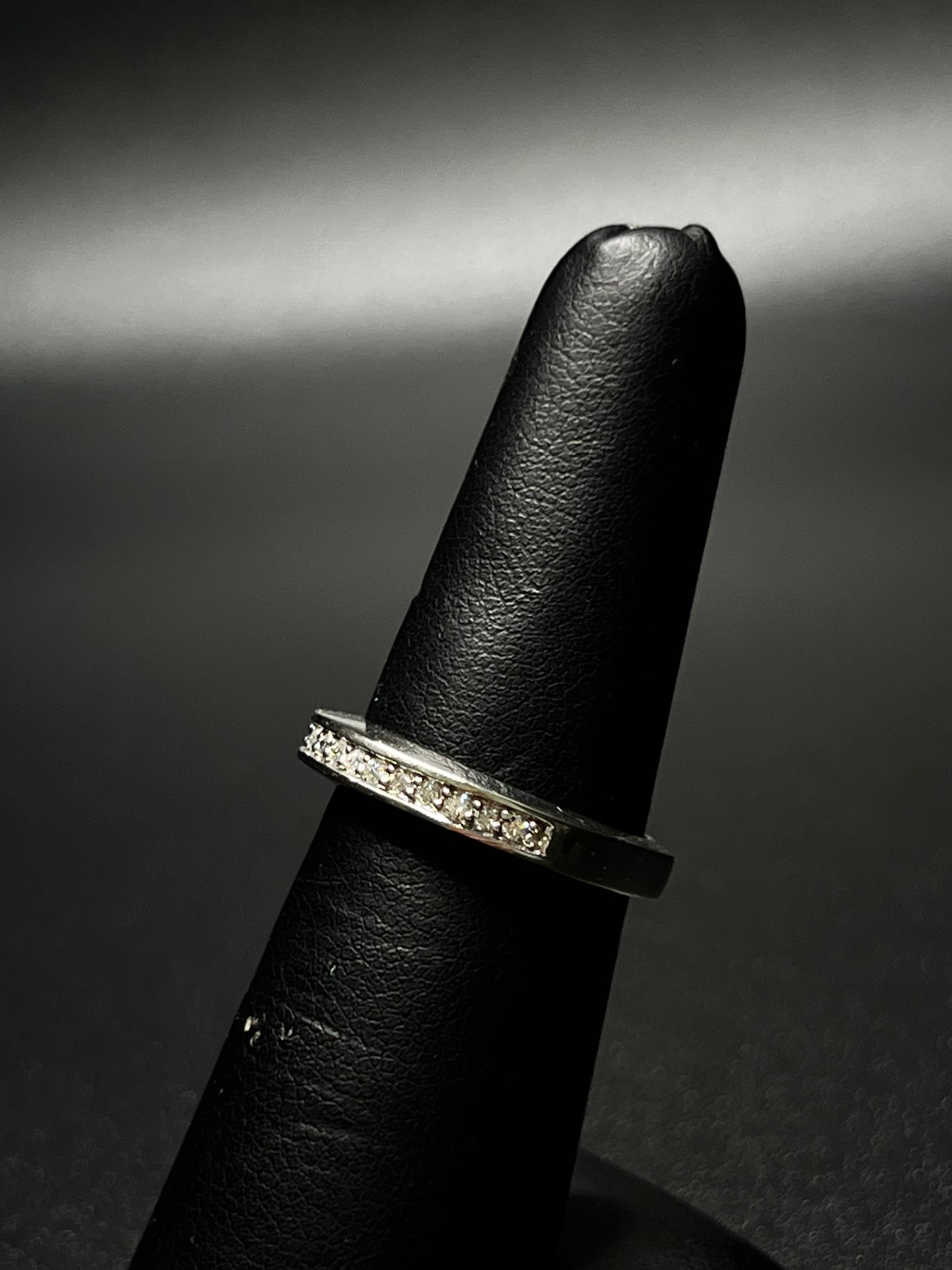 18Kt White Gold Diamond Ring