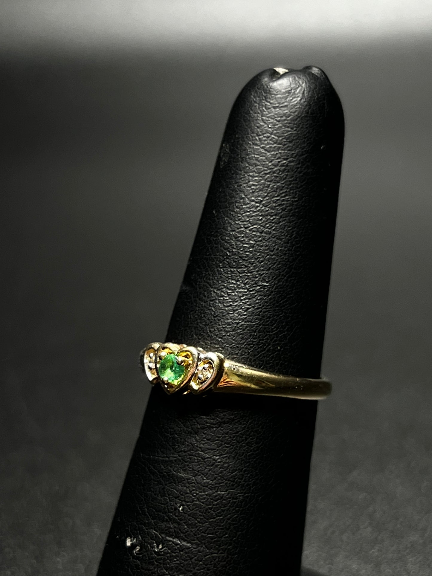 10Kt Gold Diamond Emerald Ring