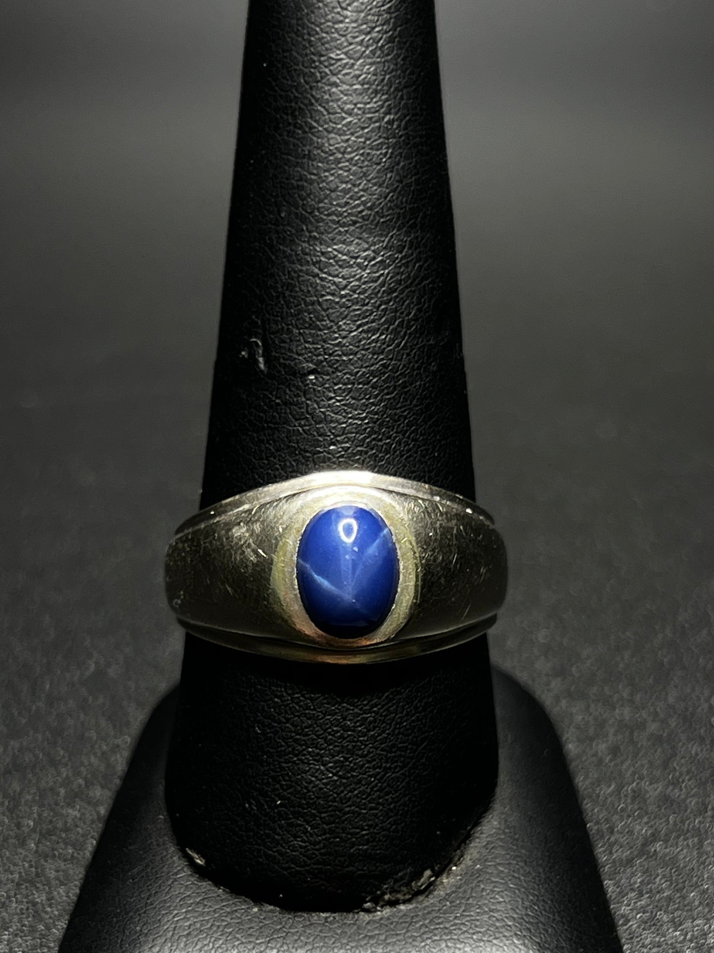 14Kt White Gold Star Sapphire  Ring