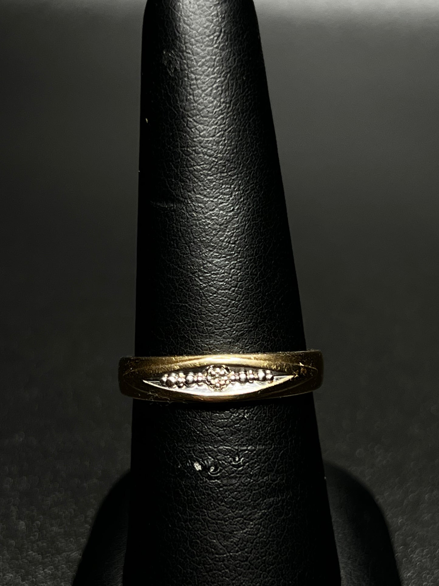 10Kt Gold Diamond Band