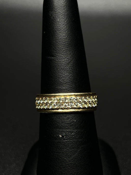 10Kt Gold Diamond Band