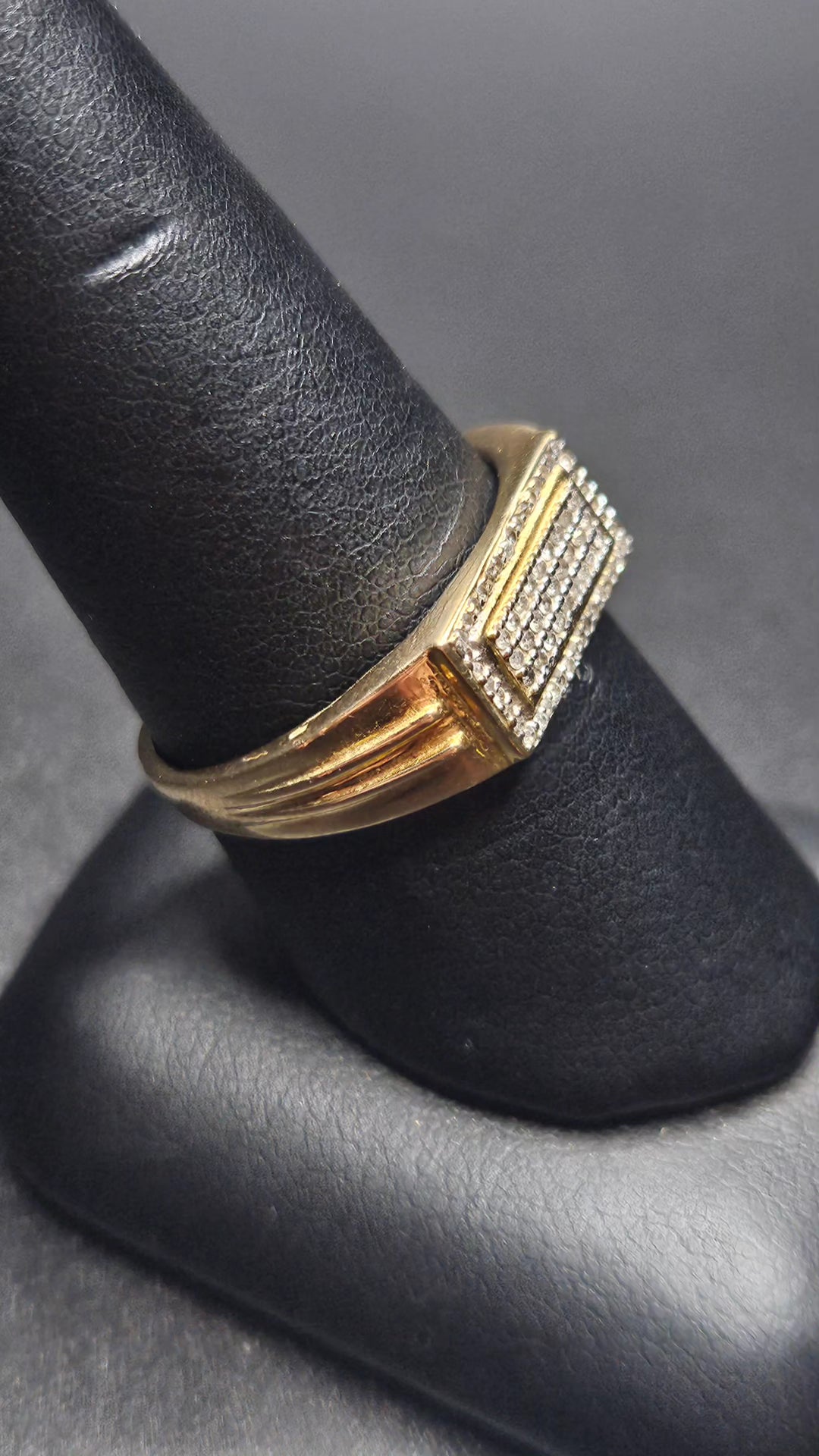 10Kt Gold Diamond Ring