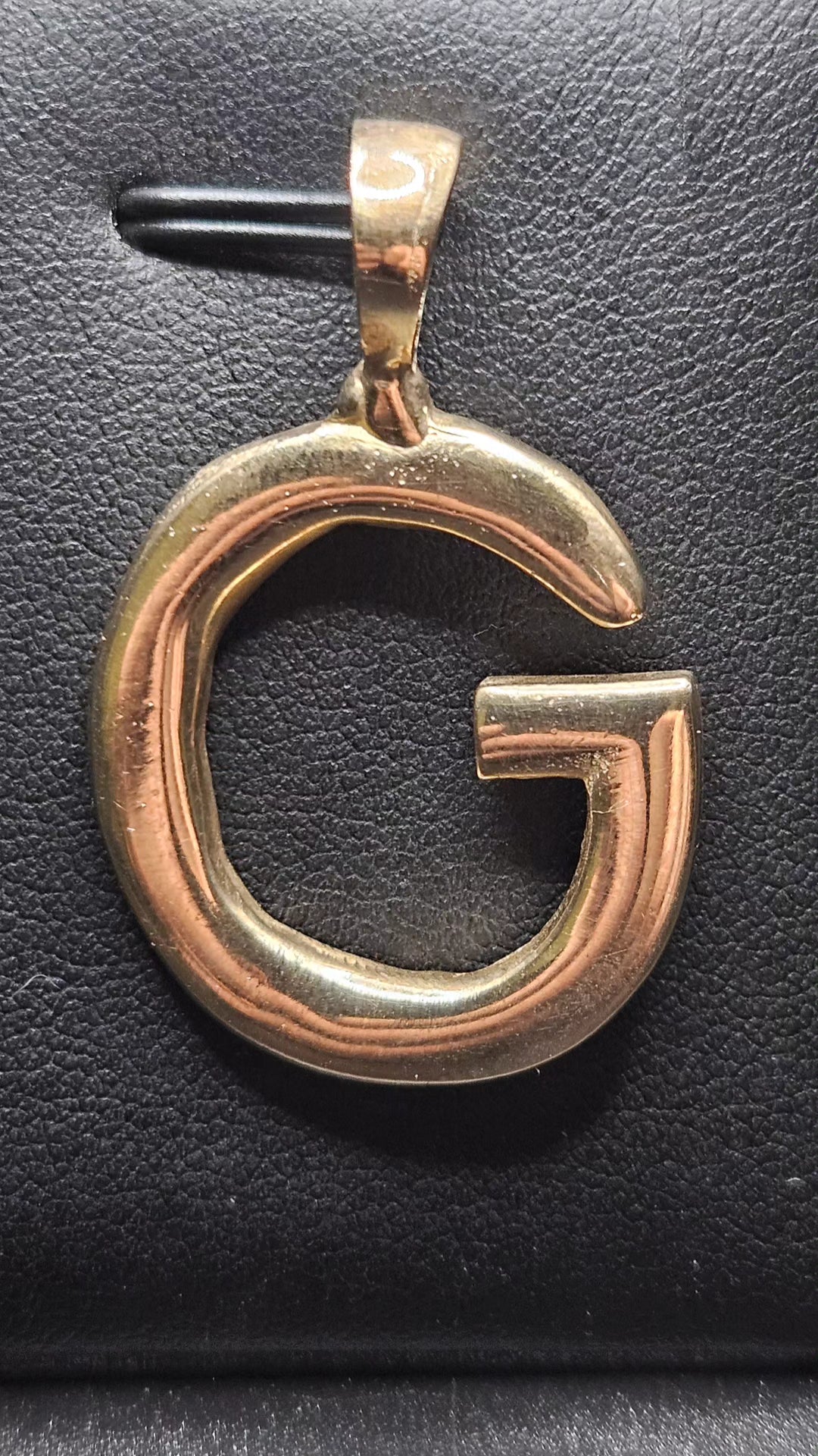 10Kt Gold "G" Pendant