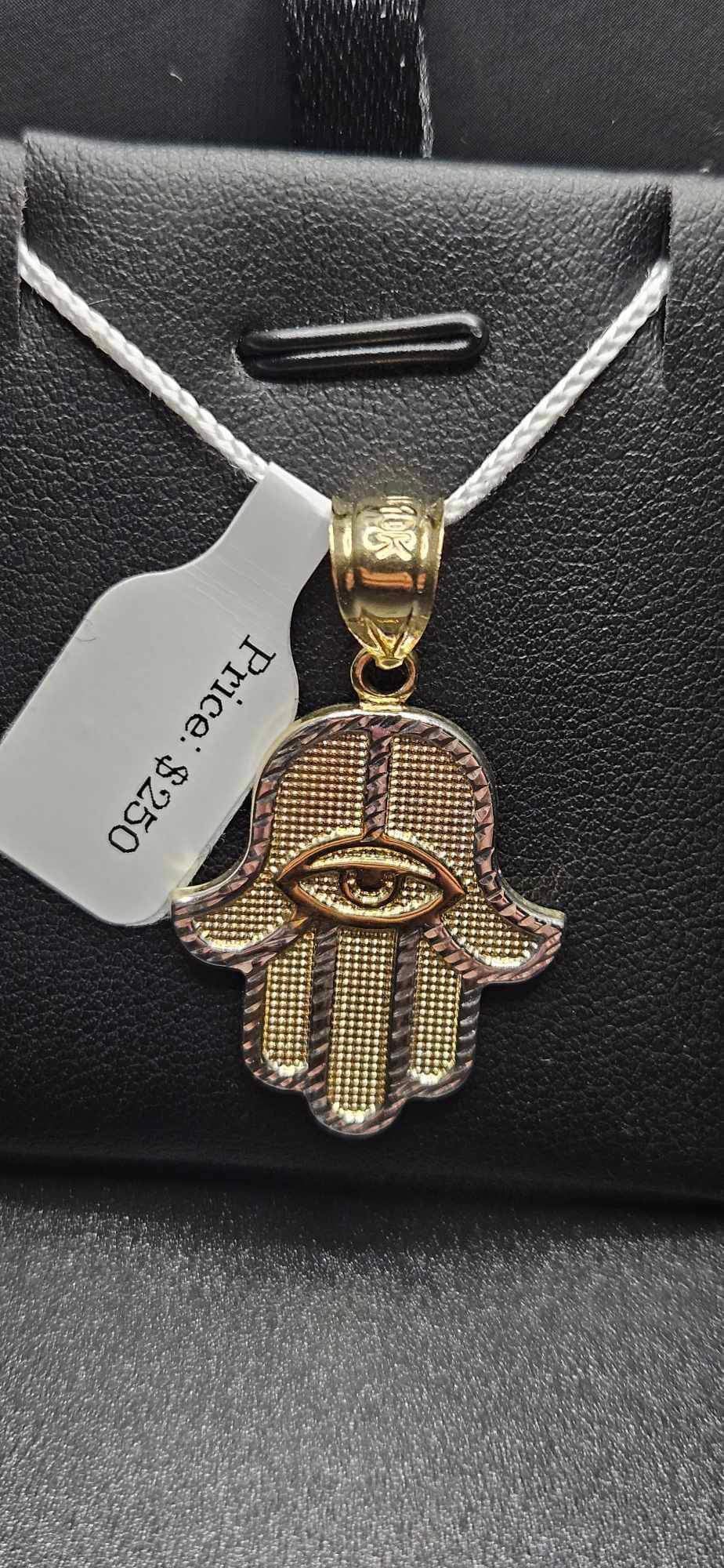 10Kt Gold Hamsa Pendant