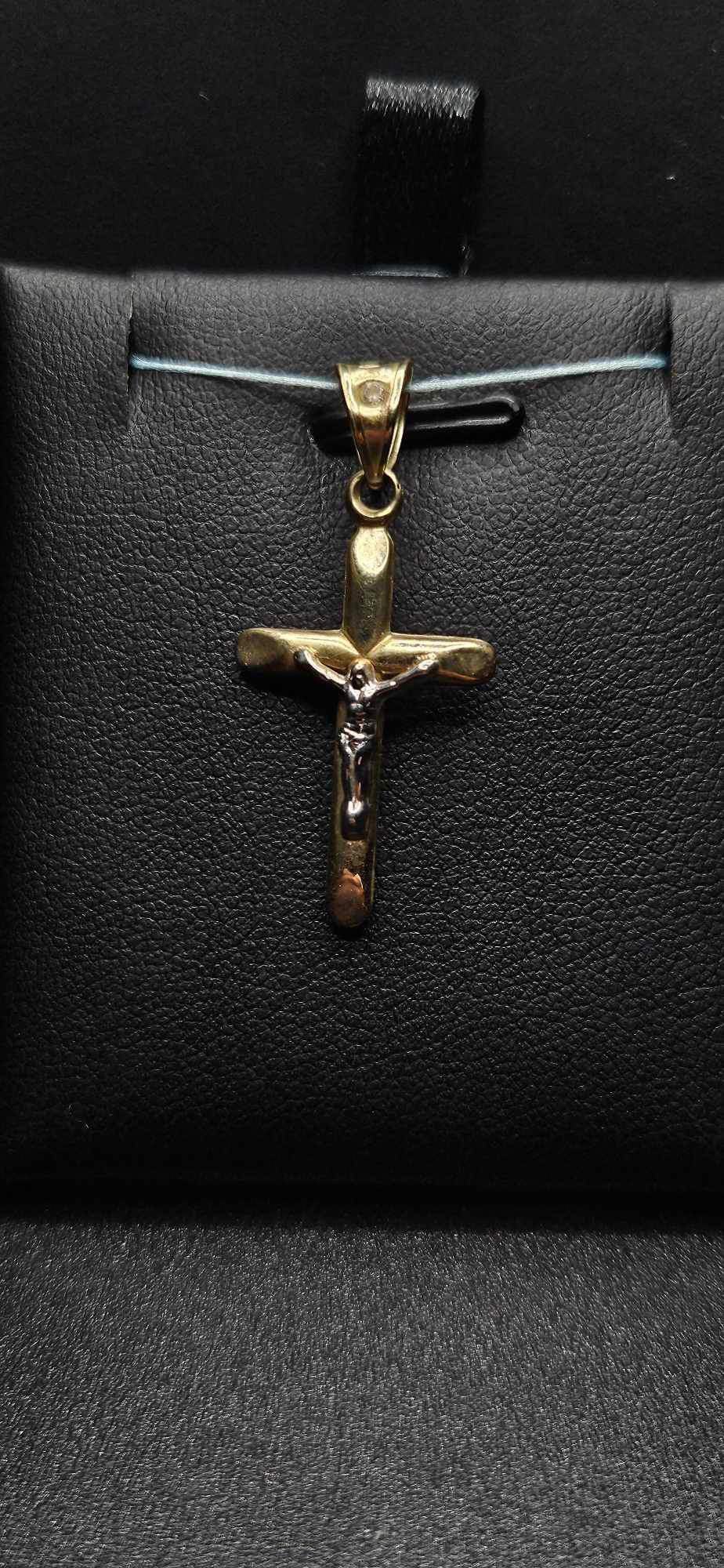 10Kt Gold Cross W/ Crucifix Pendant