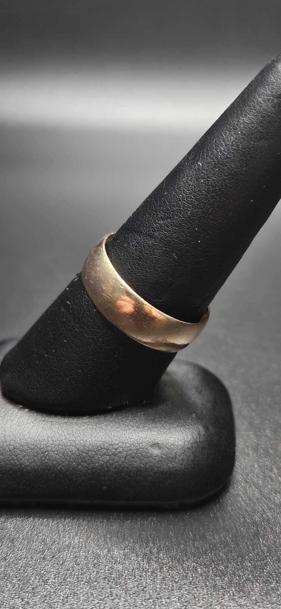 10Kt Gold Wedding Band Ring