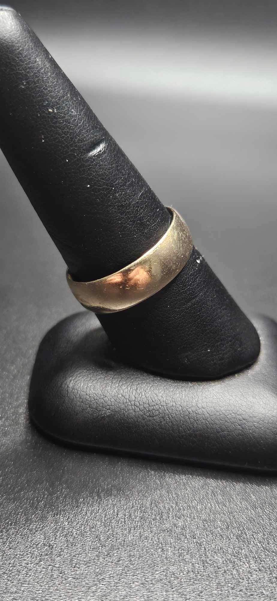 10Kt Gold Wedding Band Ring