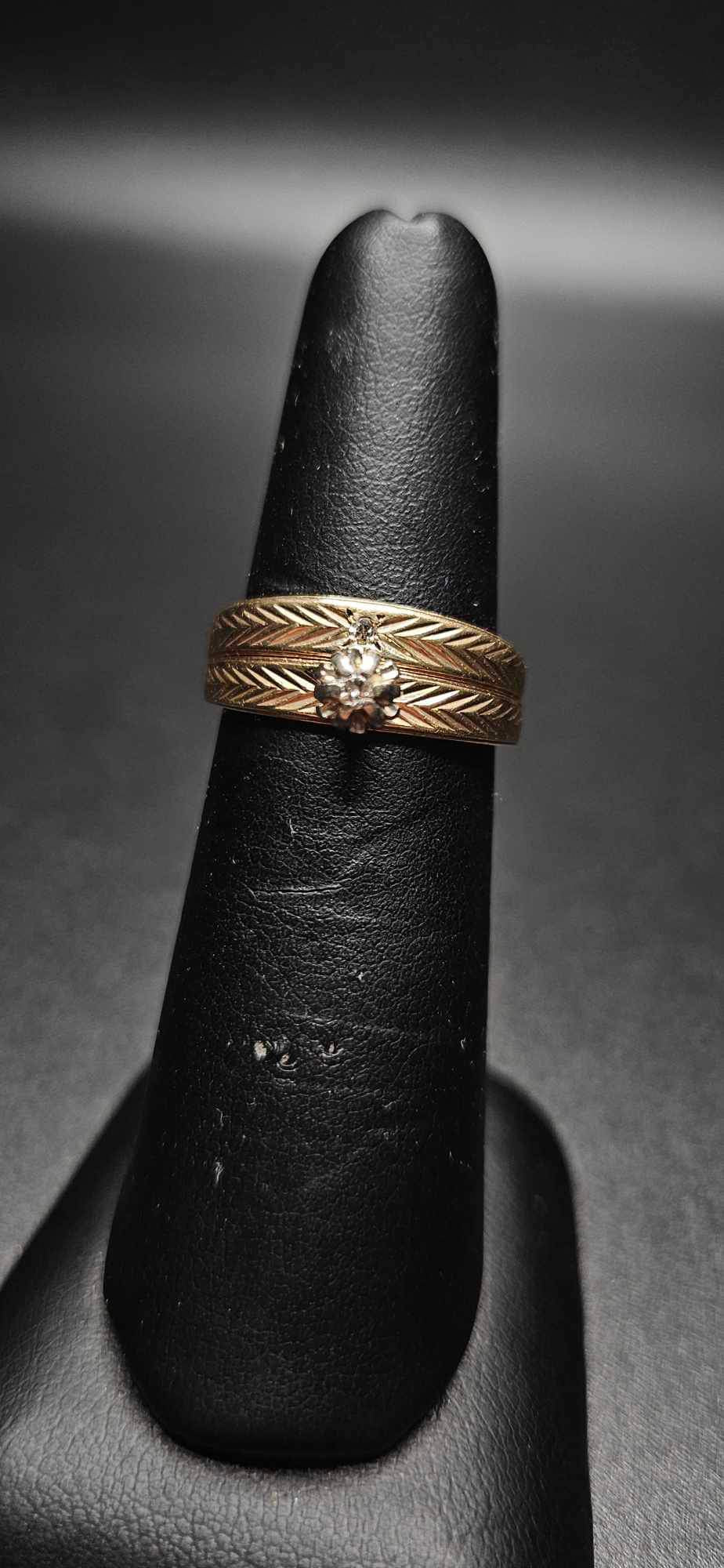 10Kt Gold Solitare Diamond Ring