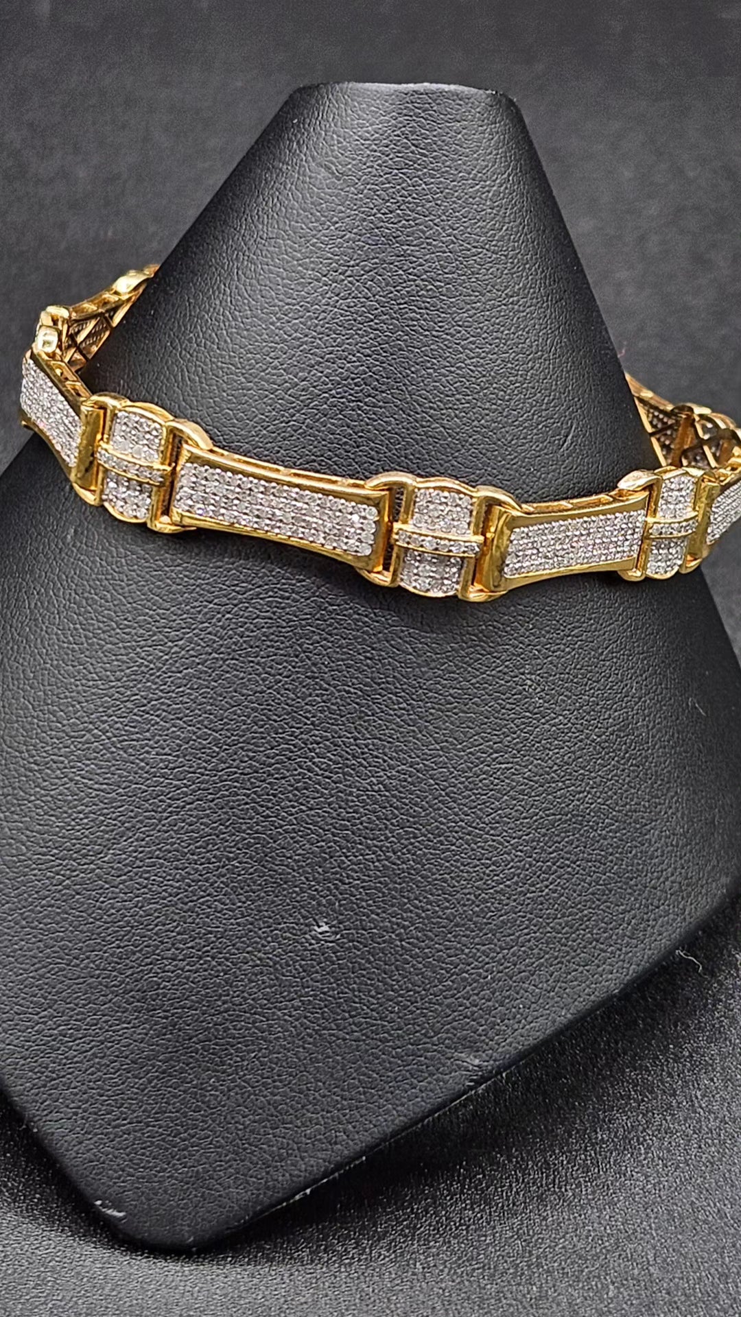 10Kt Gold 8.5” 9mm Unique Diamond Bracelet