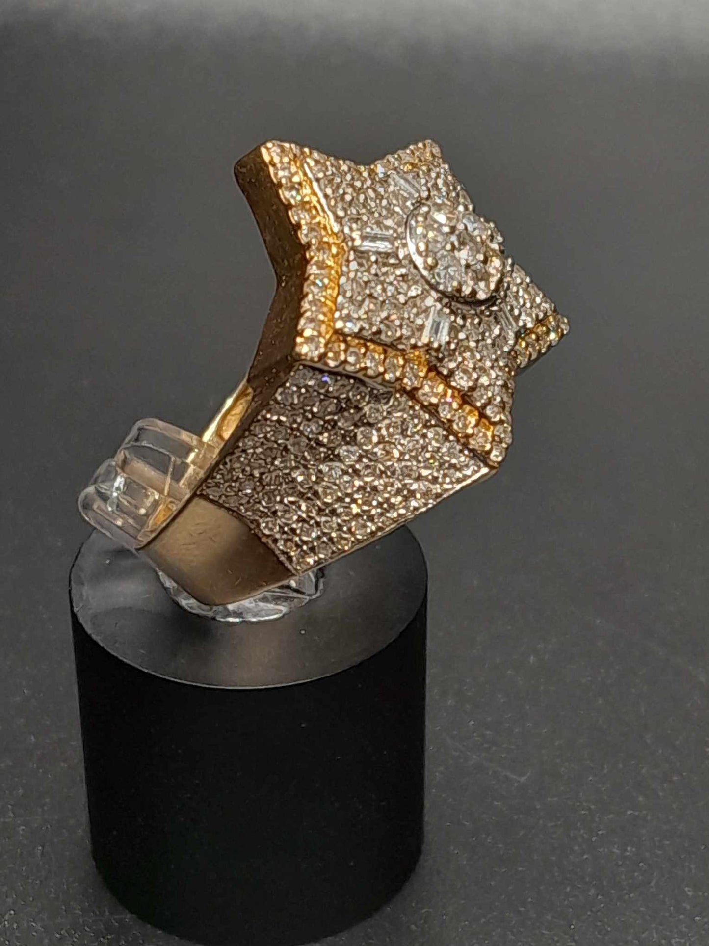 10Kt Gold Diamond Baguette Star Ring