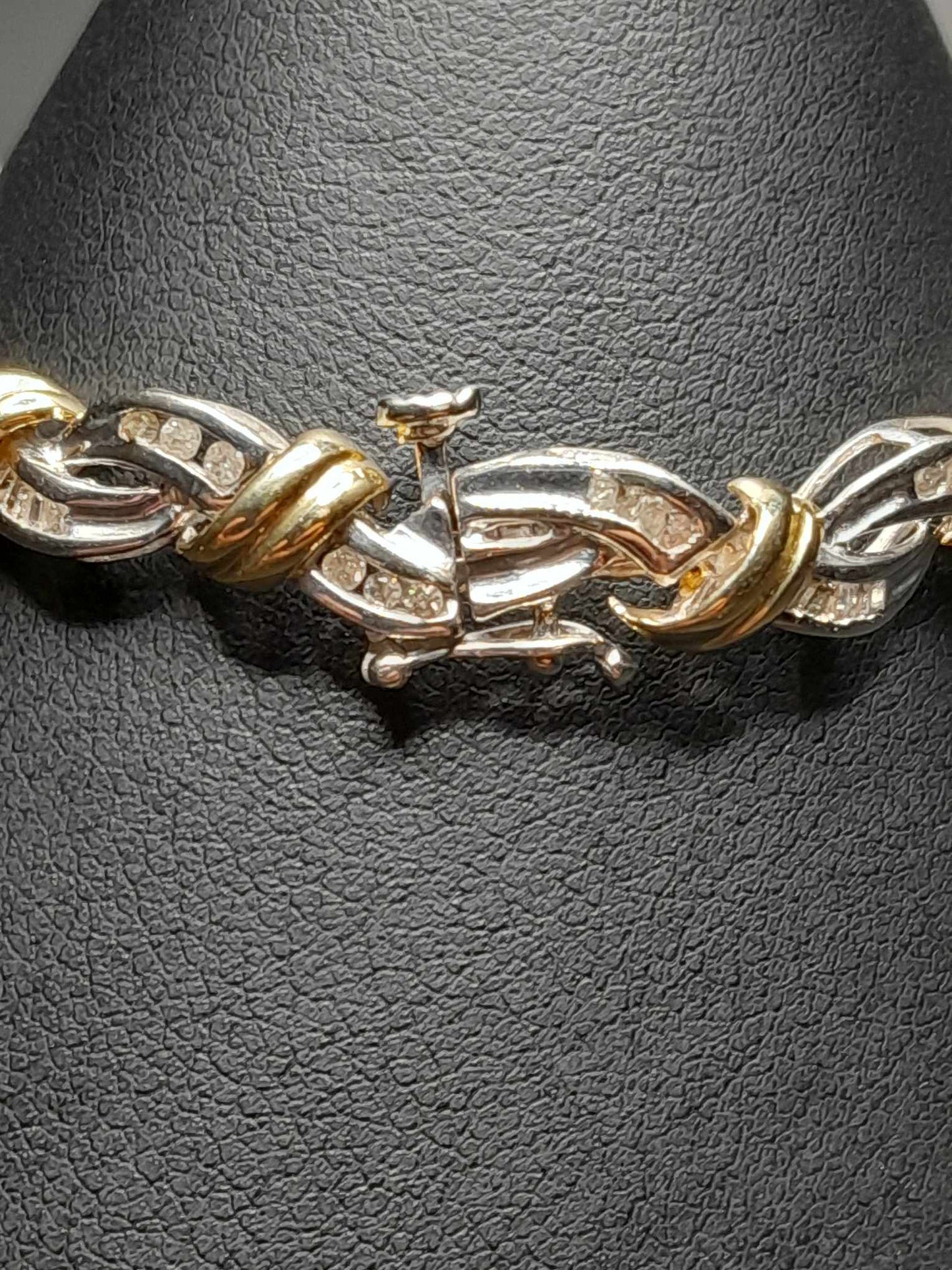 10Kt Gold 7.25" 7.4mm Diamond Baguette Bracelet