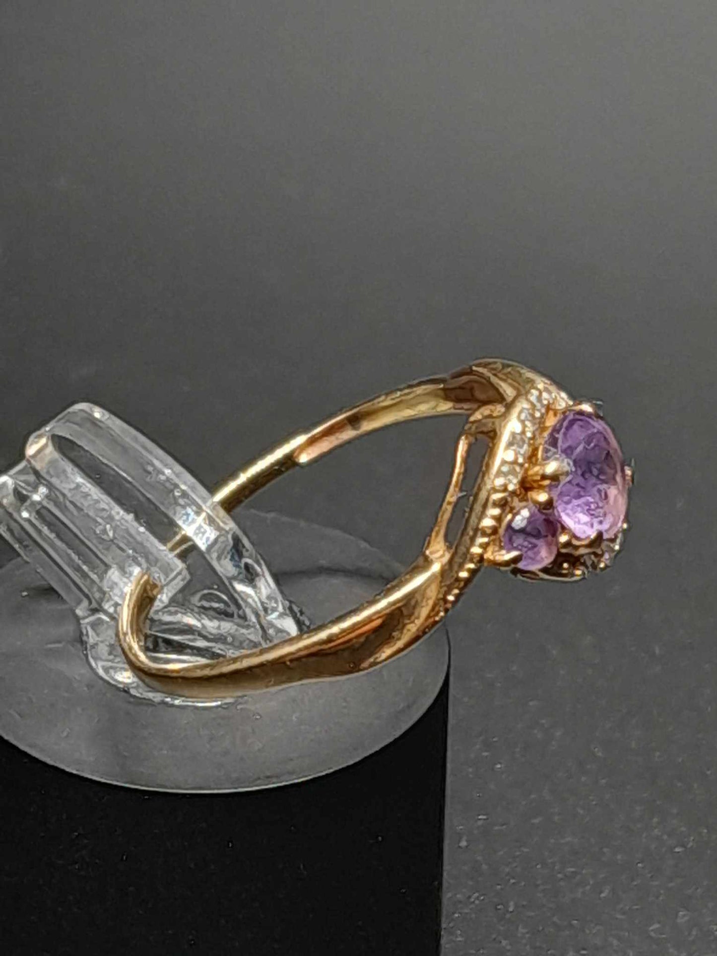 10Kt Gold Diamond Amethyst Ring