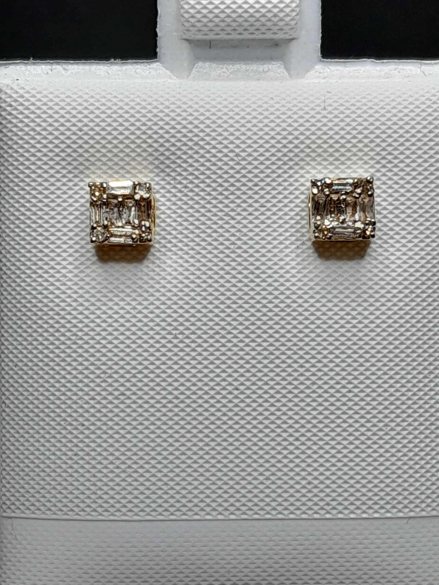 10Kt Gold Diamond Baguette Stud Earrings