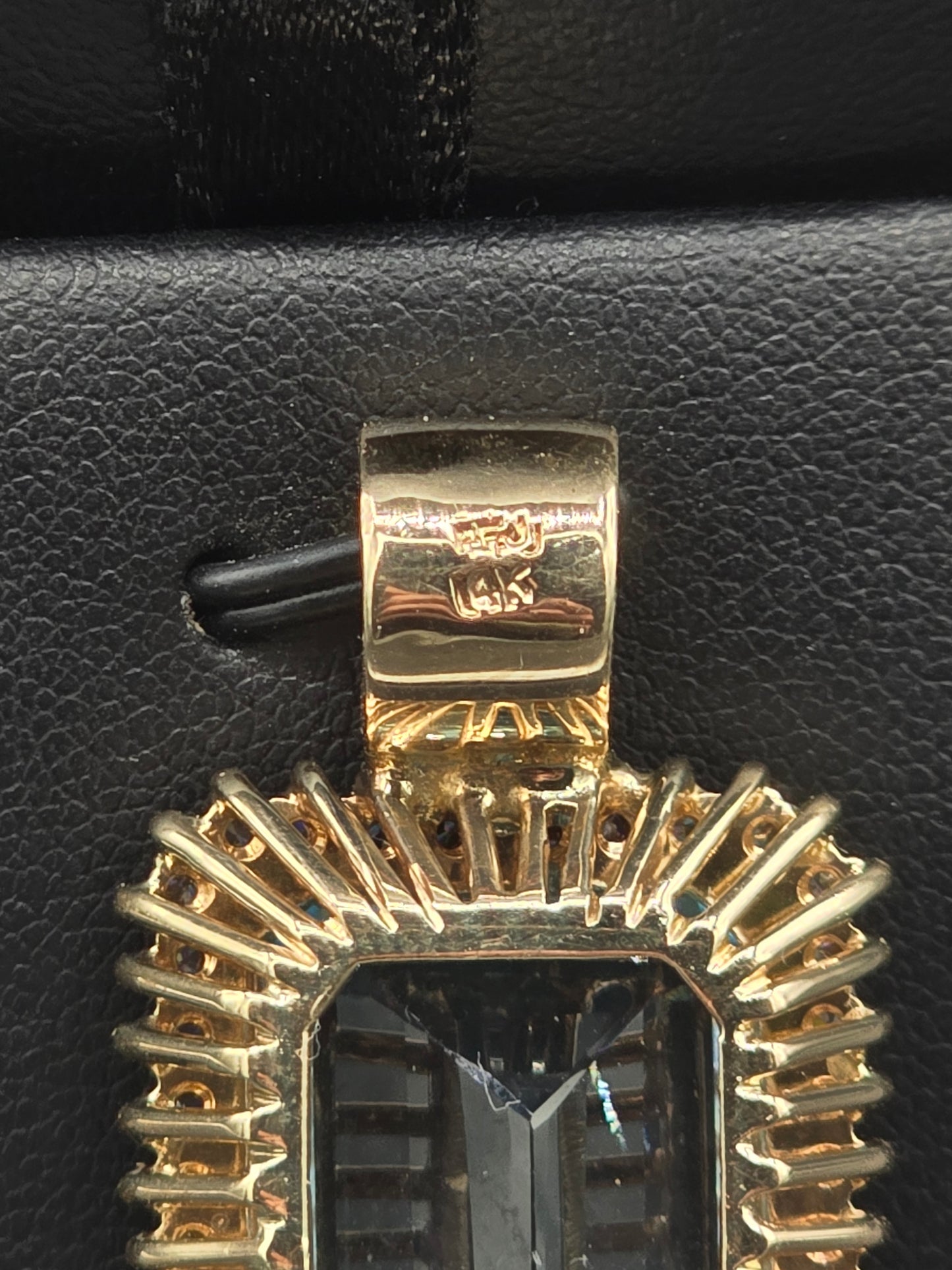 14kt Gold Topaz Pendant