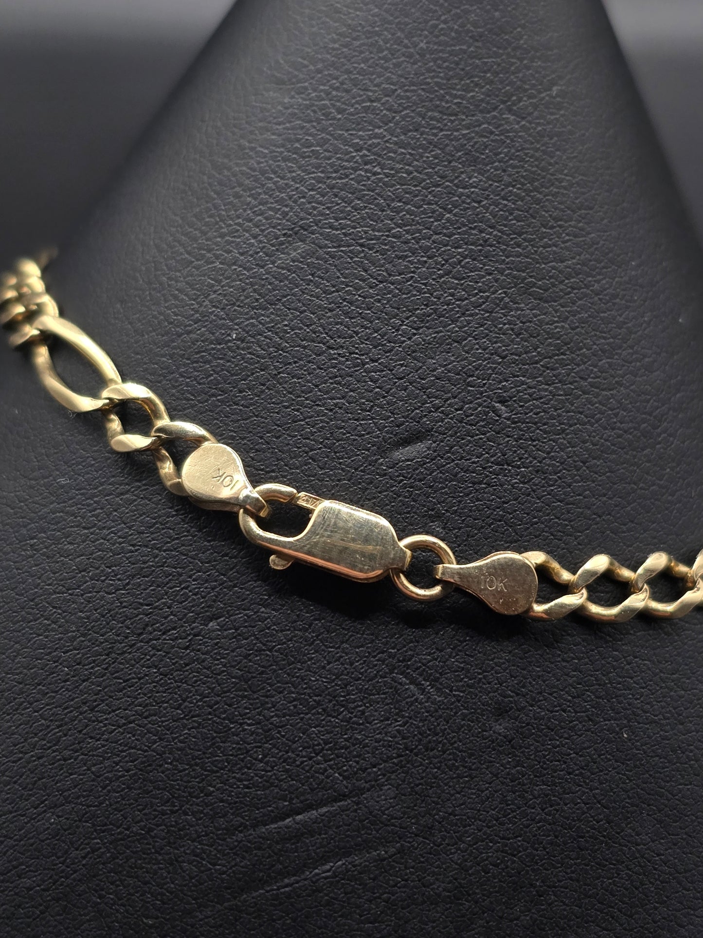 10kt Gold 4.5mm 8.5" Figaro Braclete
