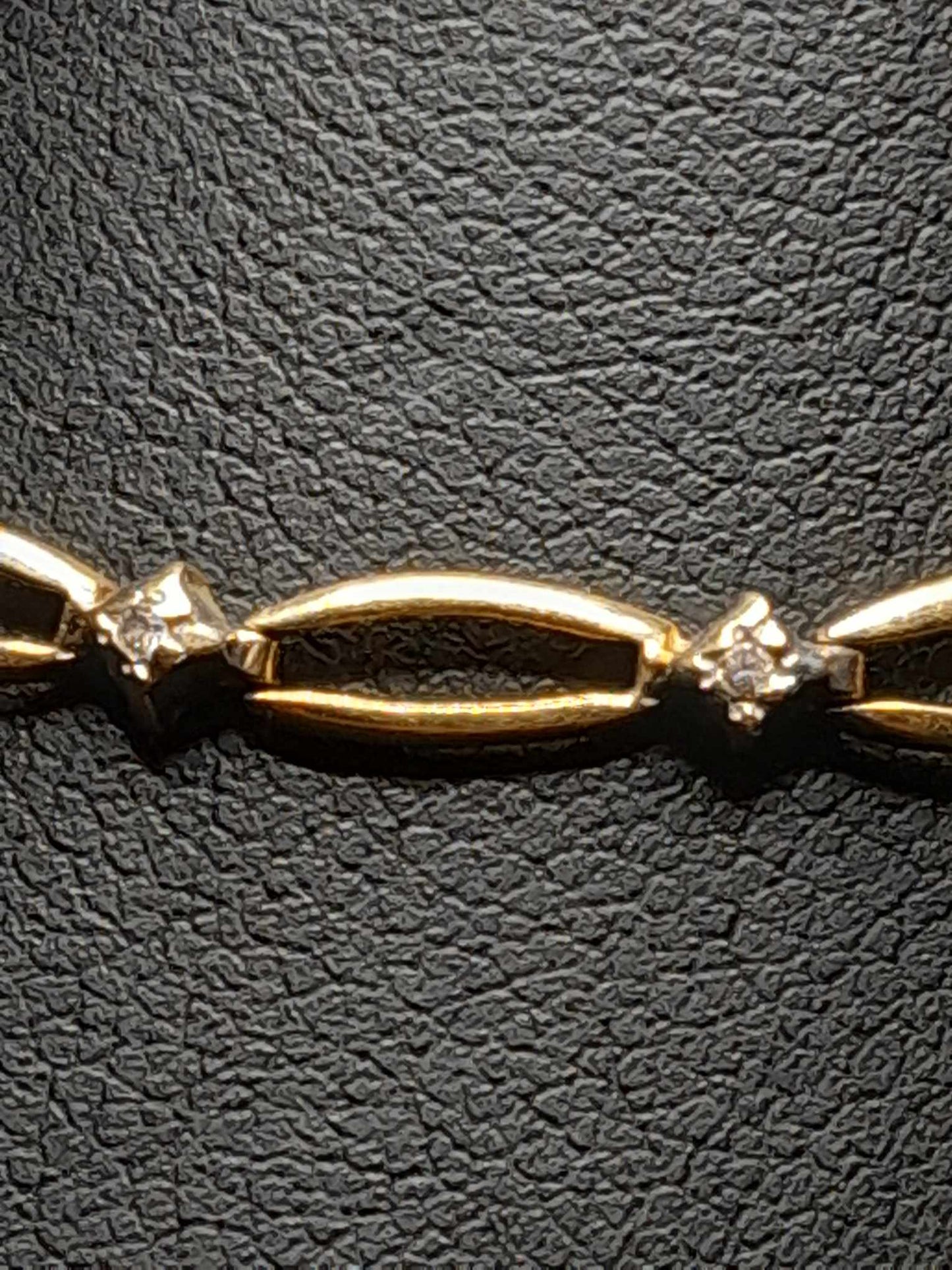 10Kt Gold 7.5" 4mm Diamond Braclete