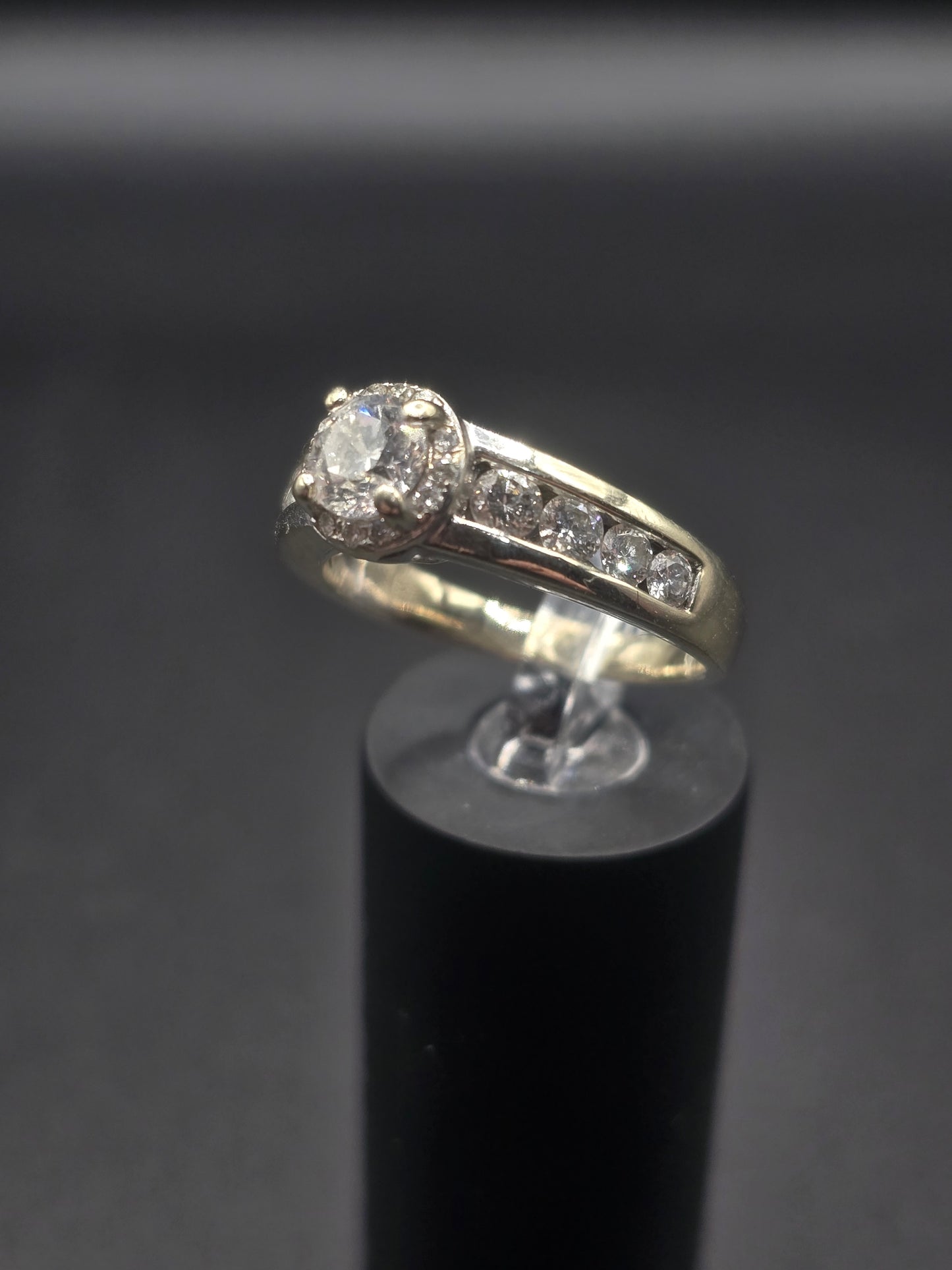 14kt White Gold Solitare Ring